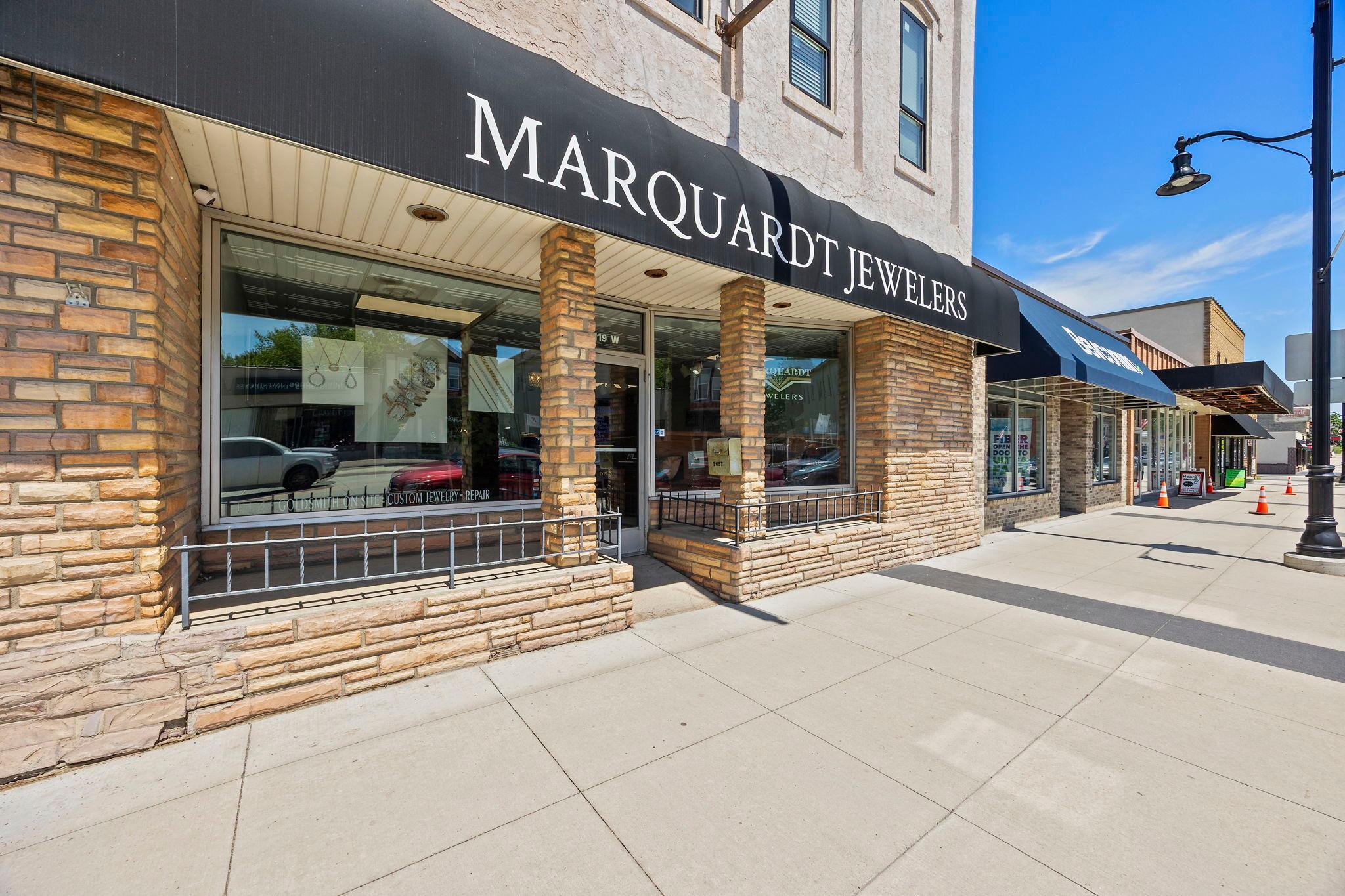 305 Main Street E