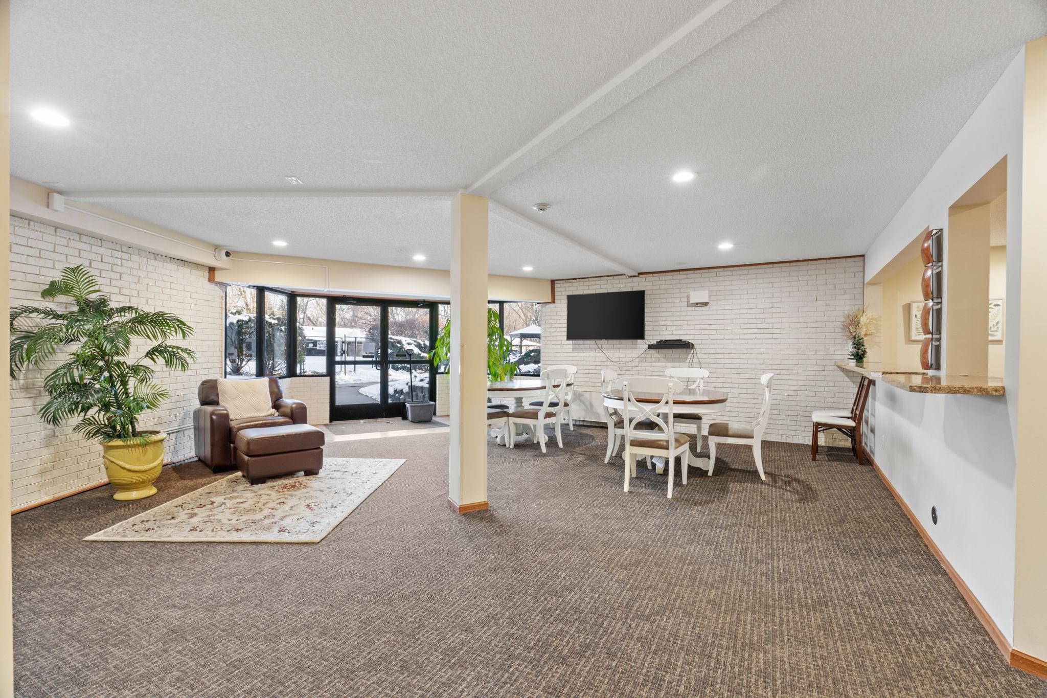 10113 W 34th Street Unit: 228