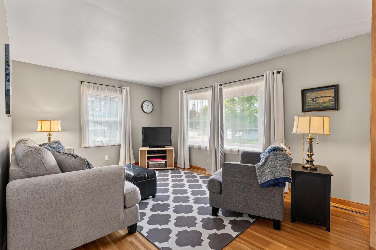 1004 14th Avenue NE