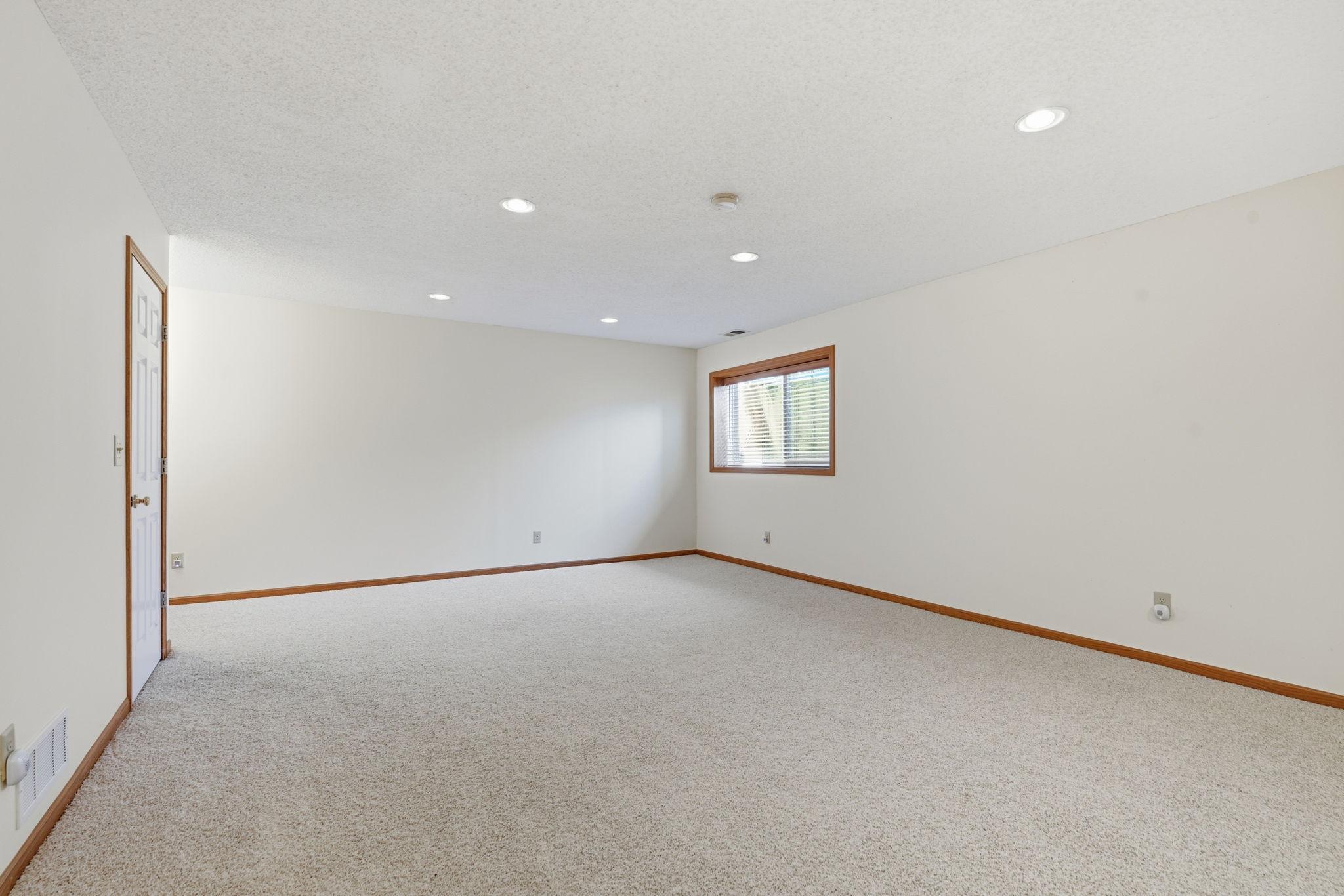 15130 Dutchman Way
