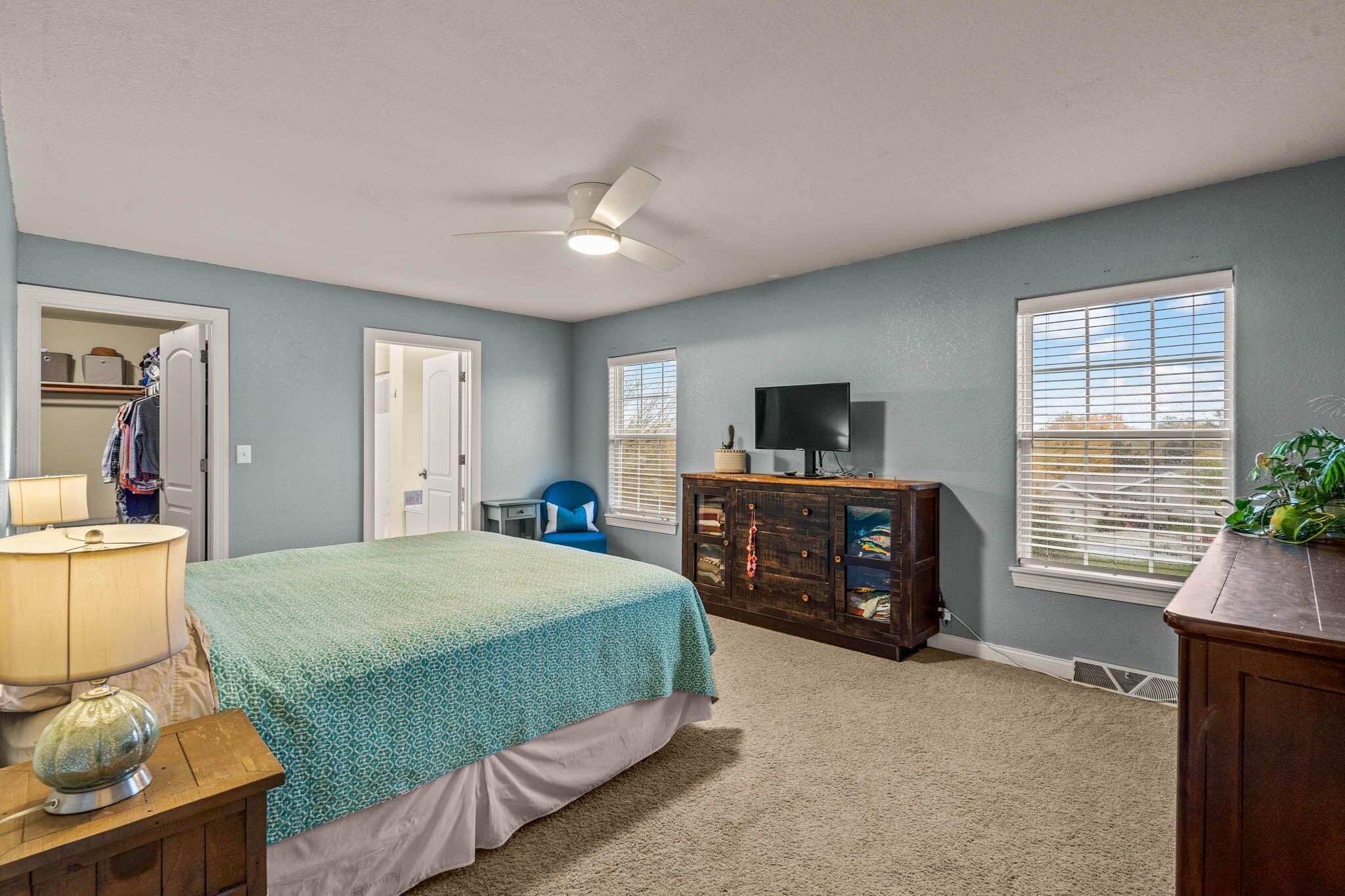 2240 E Ash Ct