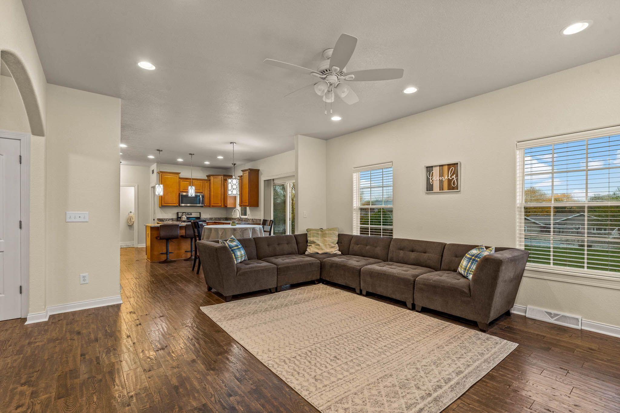 2240 E Ash Ct