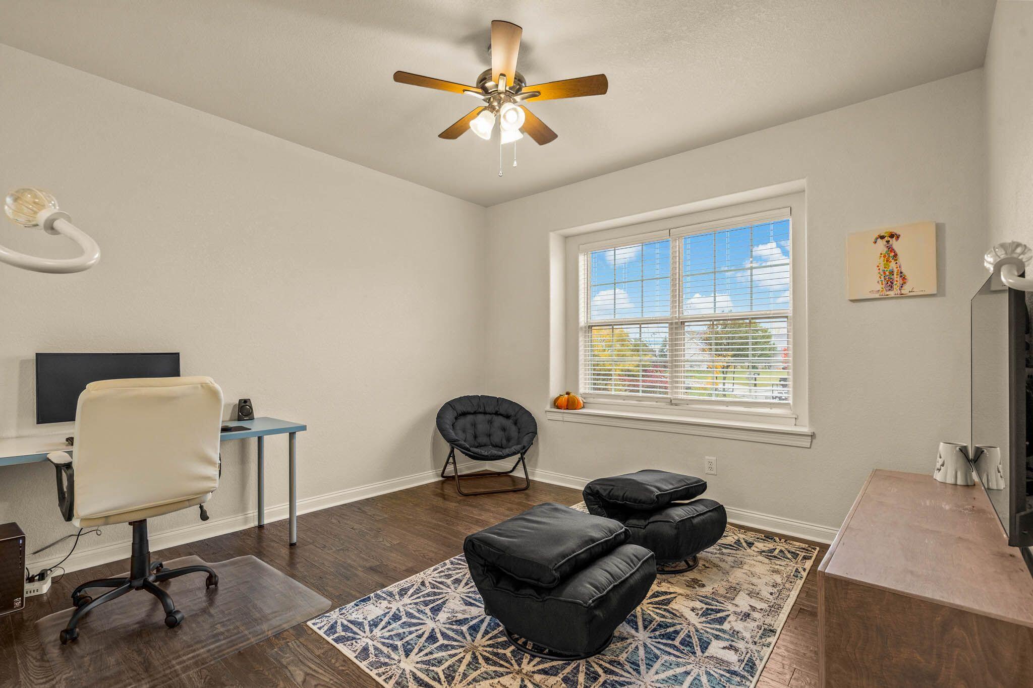 2240 E Ash Ct