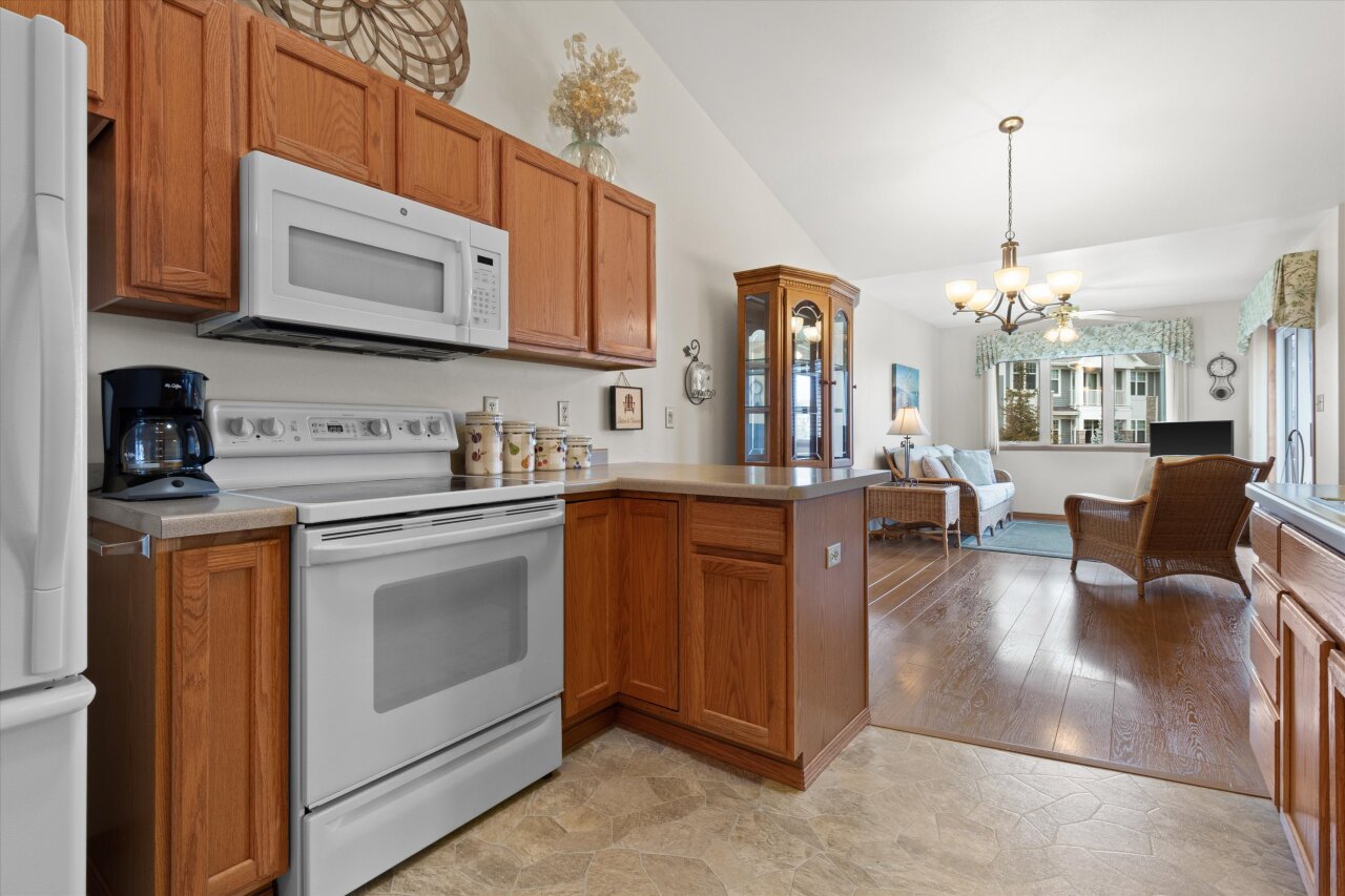 8417 S Cortland Dr