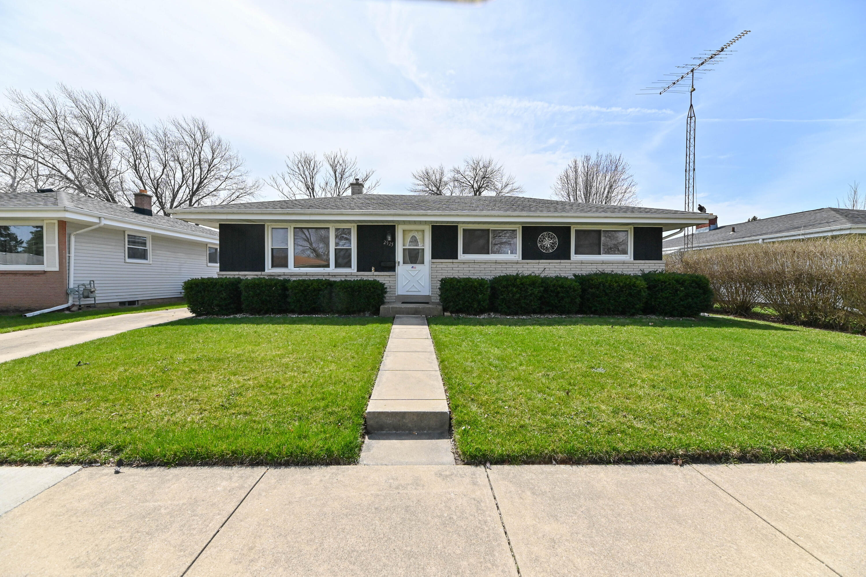 2925 Brentwood Dr