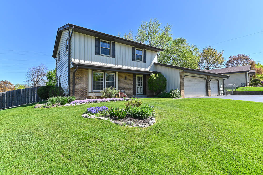 1700 Mohawk Ln