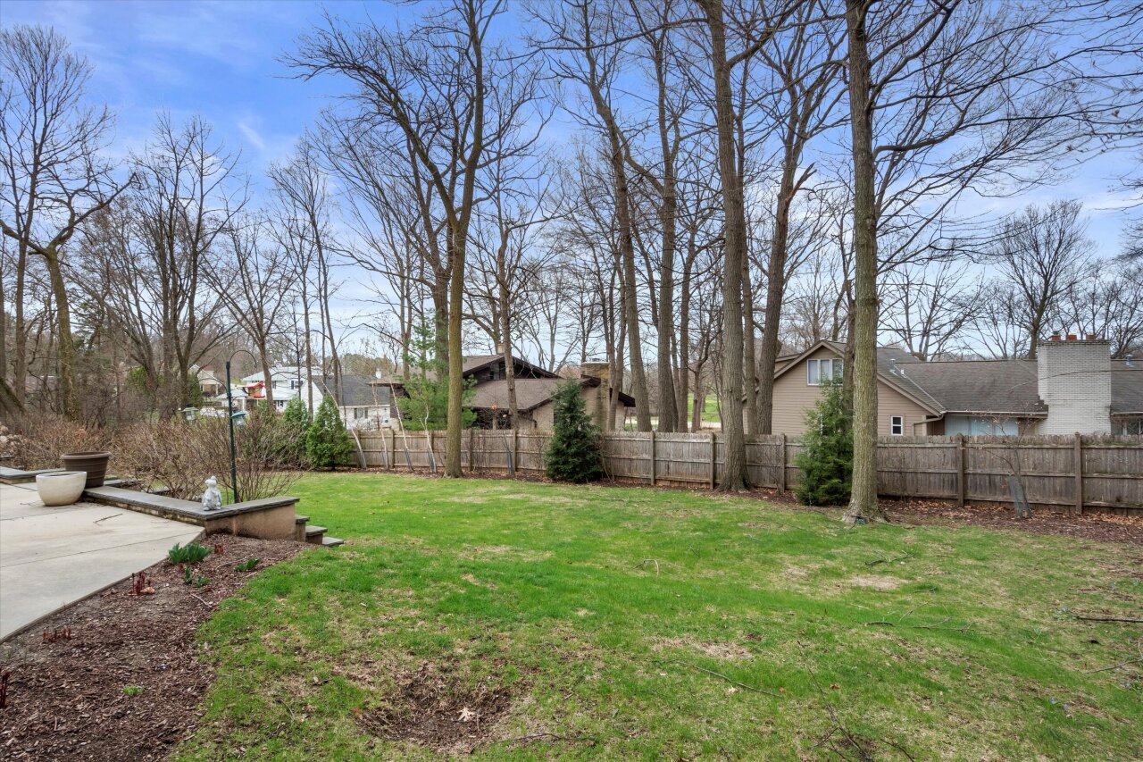2521 W Wending Dr