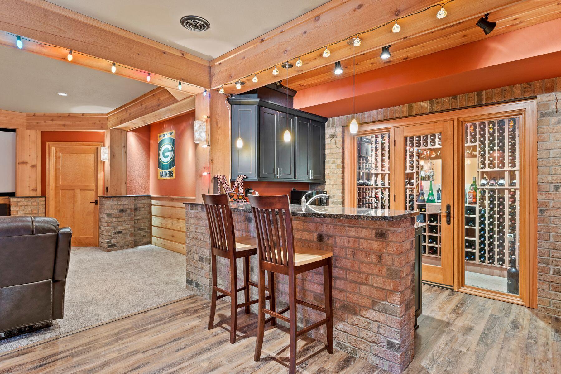 5122 Alexander Dr