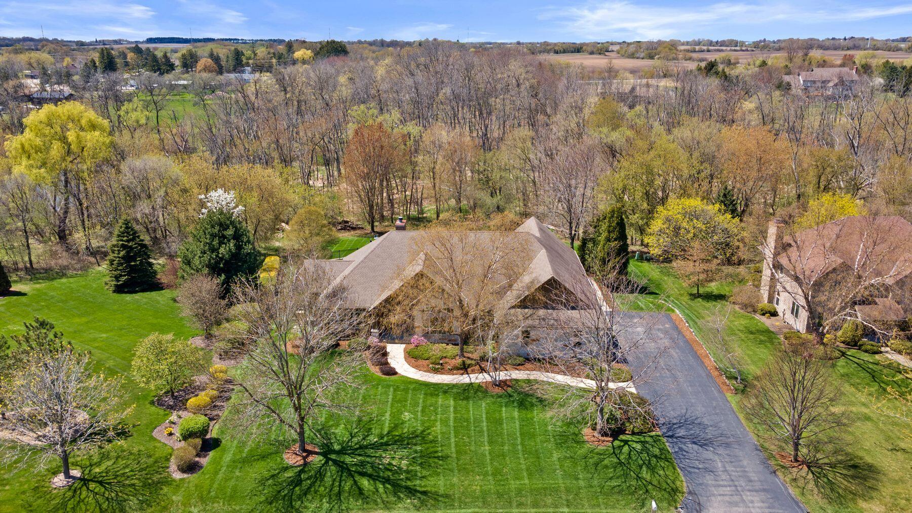 5122 Alexander Dr