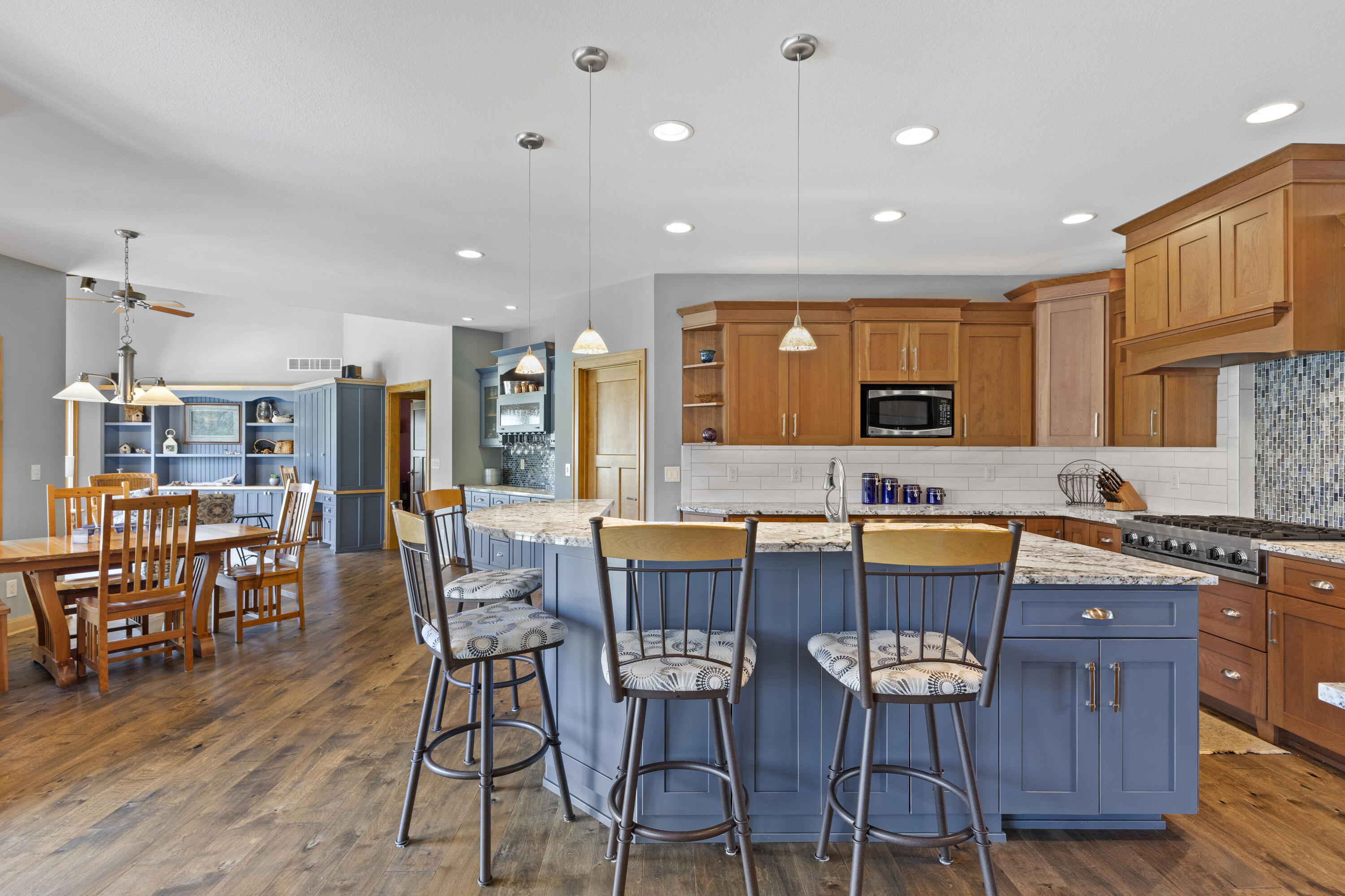 5122 Alexander Dr