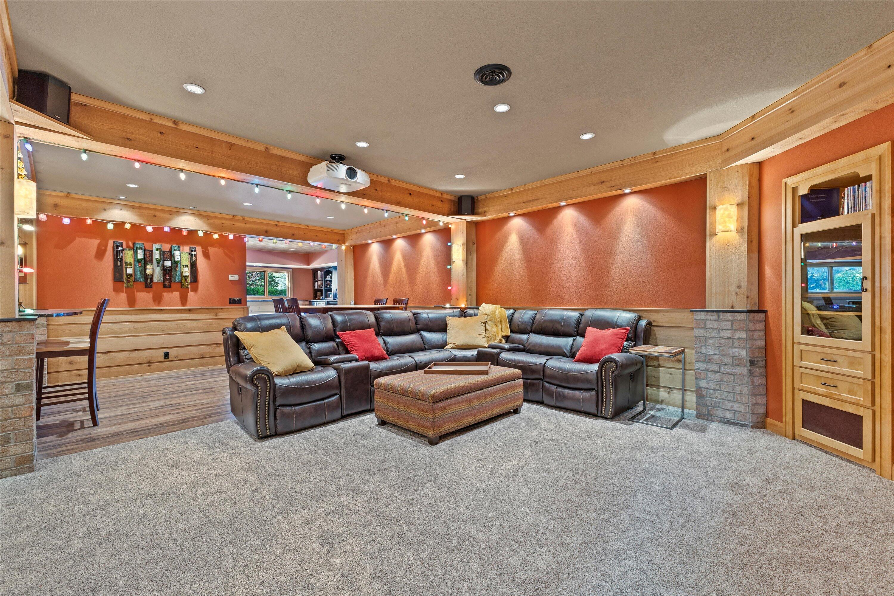 5122 Alexander Dr