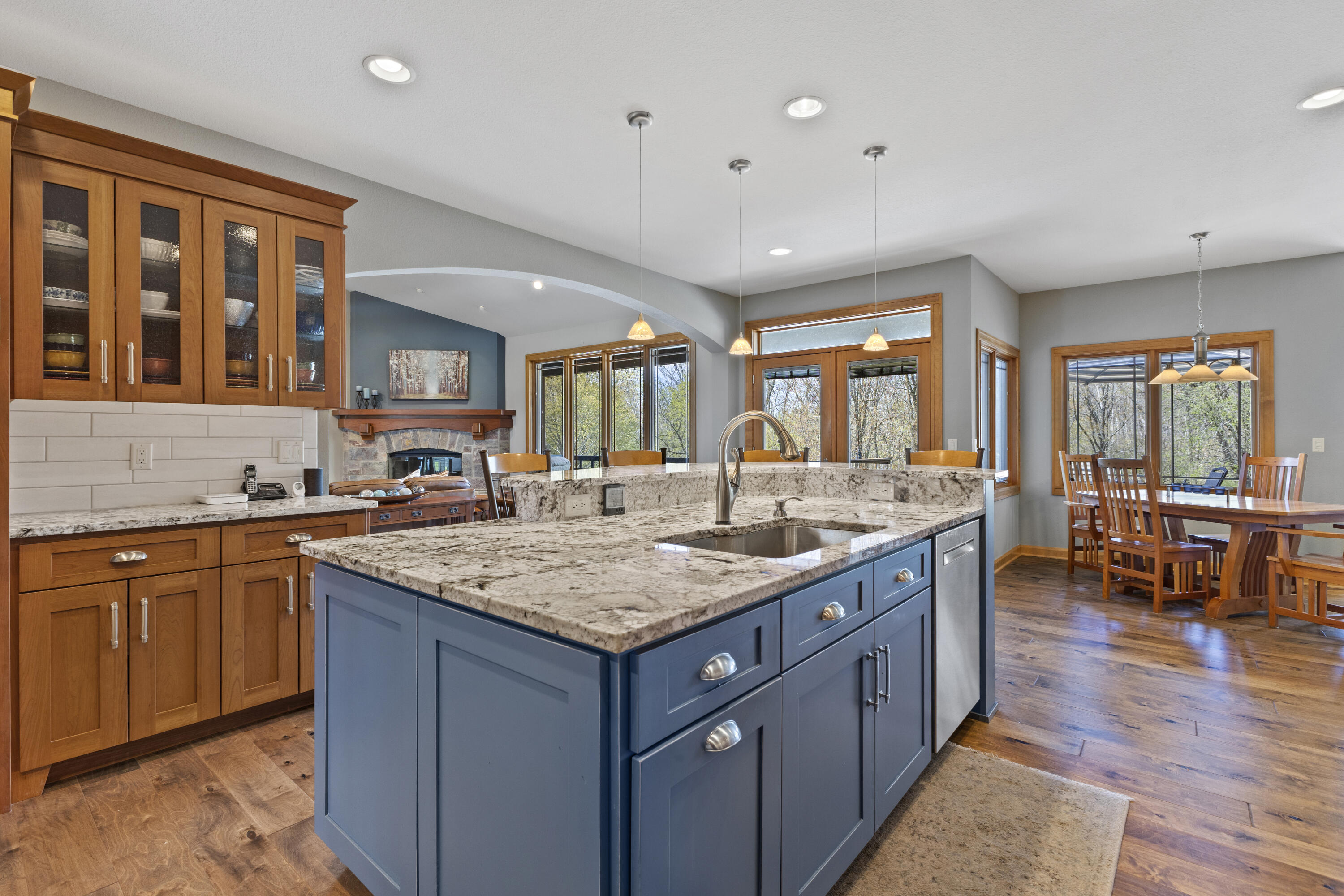 5122 Alexander Dr