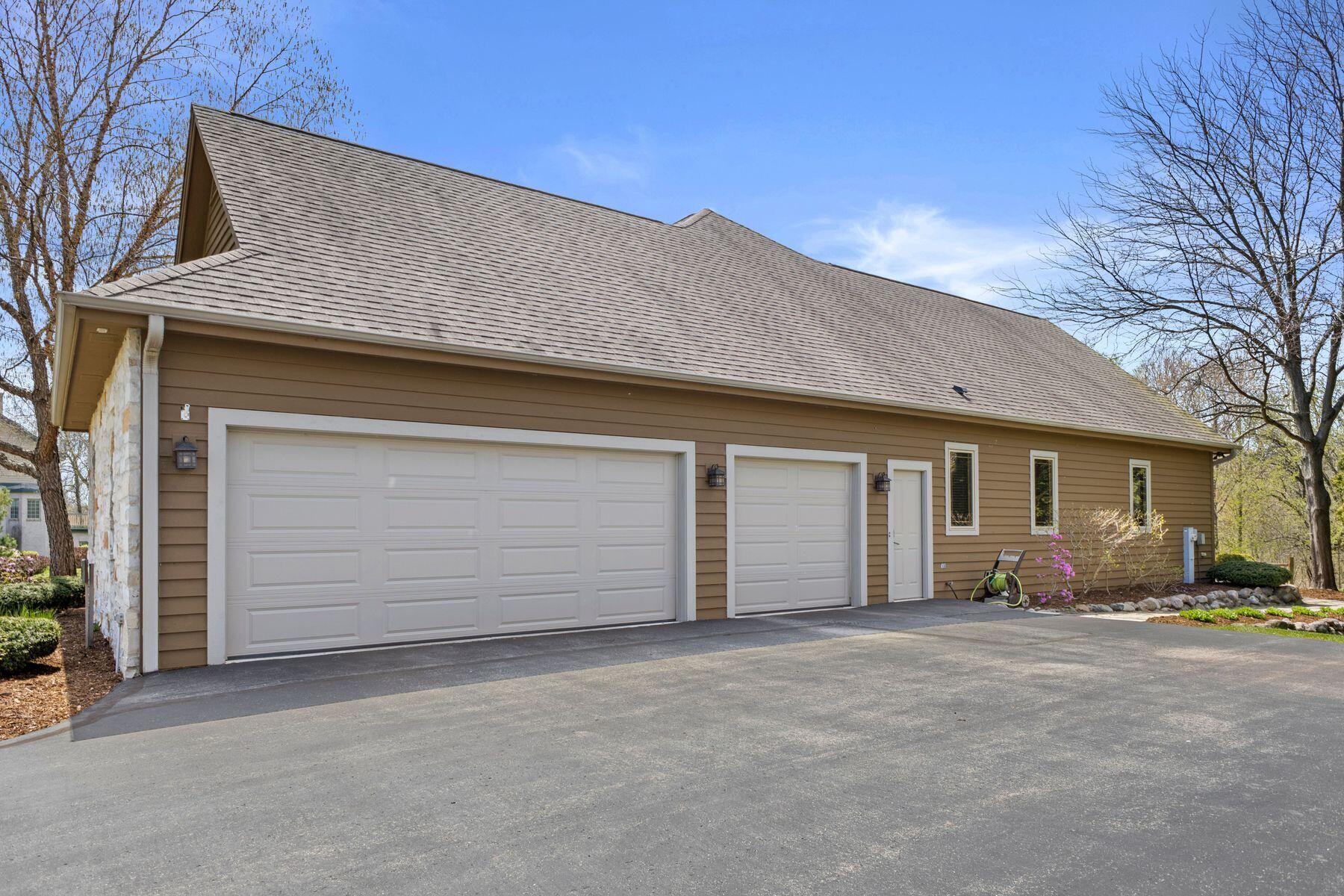 5122 Alexander Dr