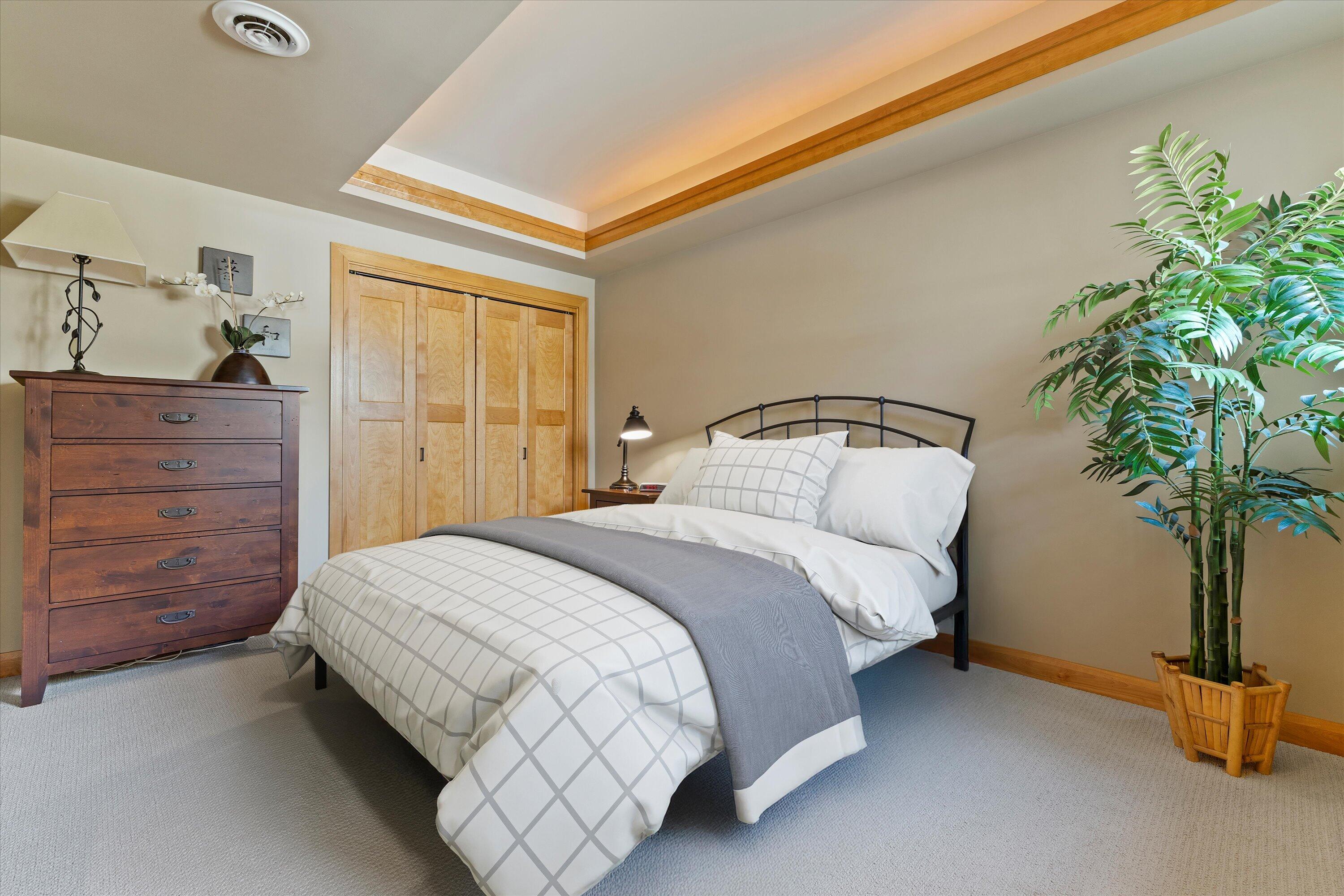 5122 Alexander Dr