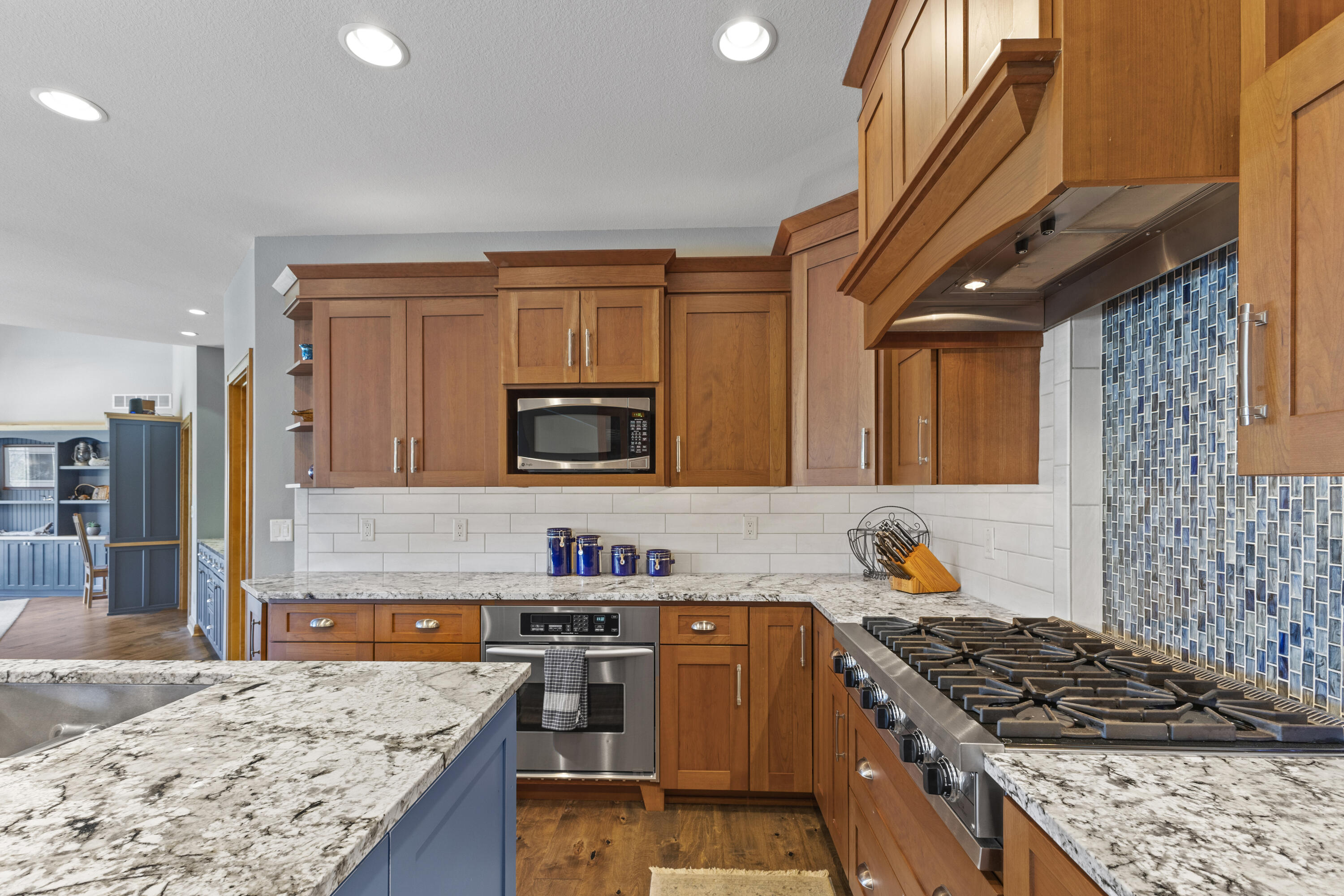 5122 Alexander Dr
