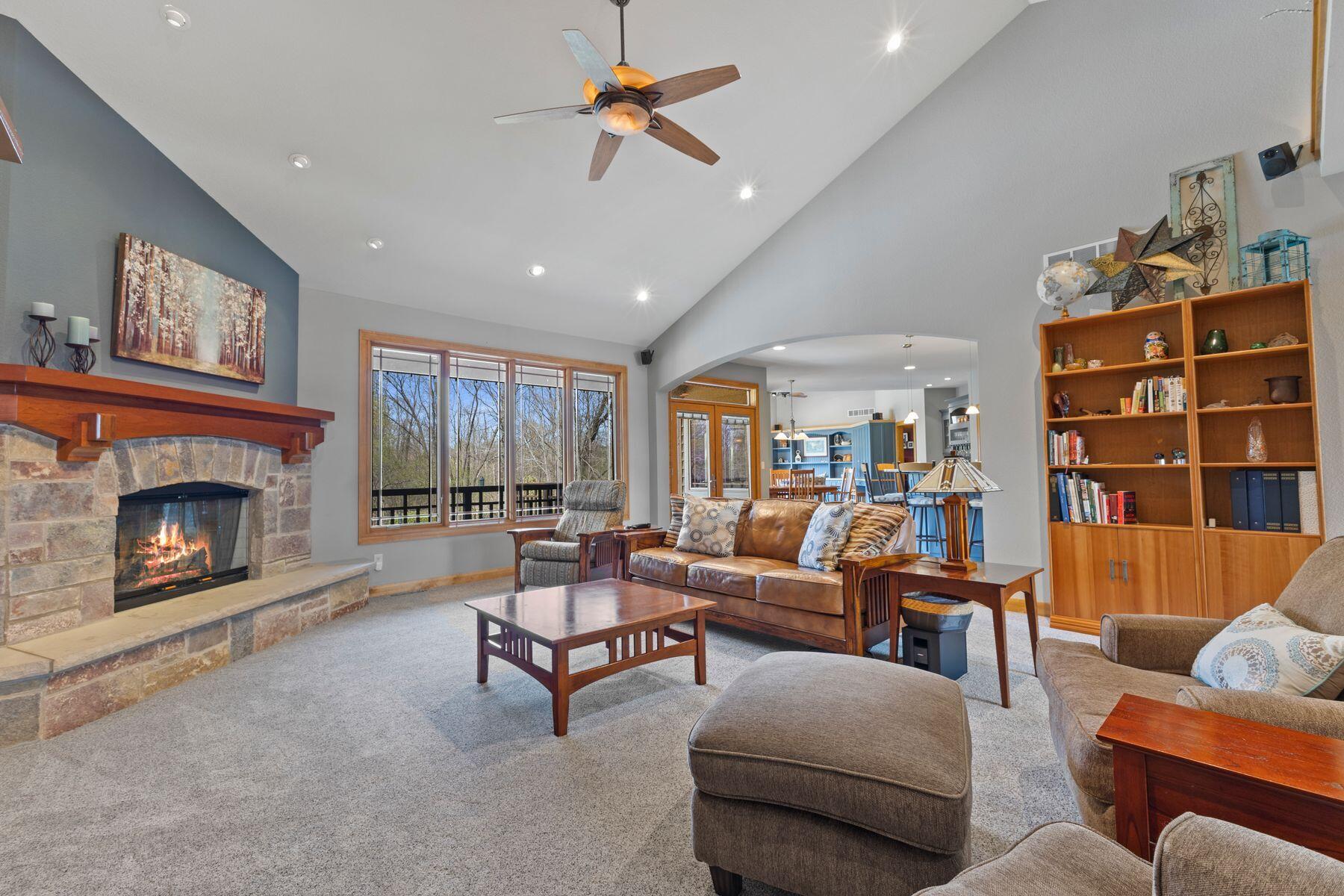 5122 Alexander Dr