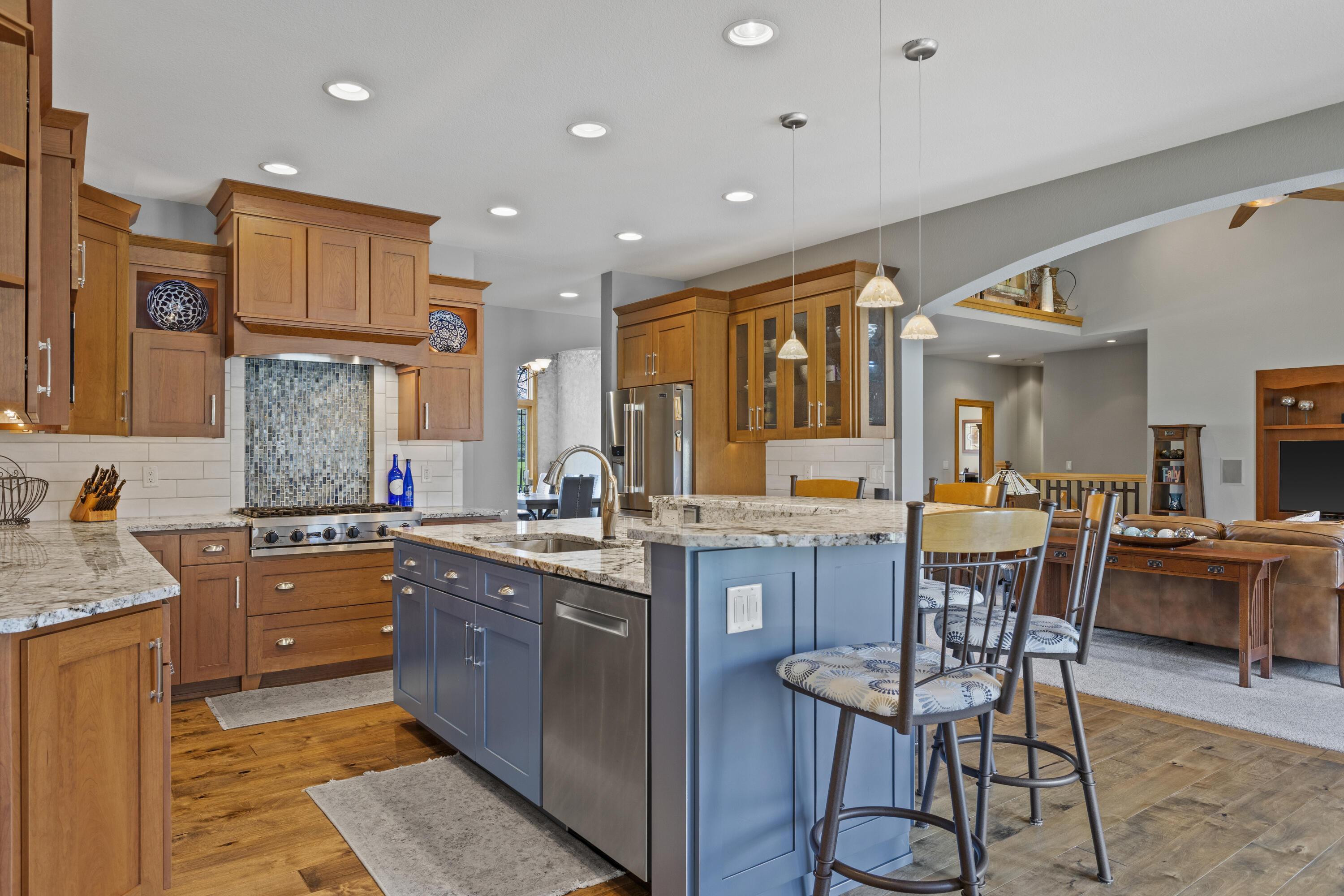 5122 Alexander Dr