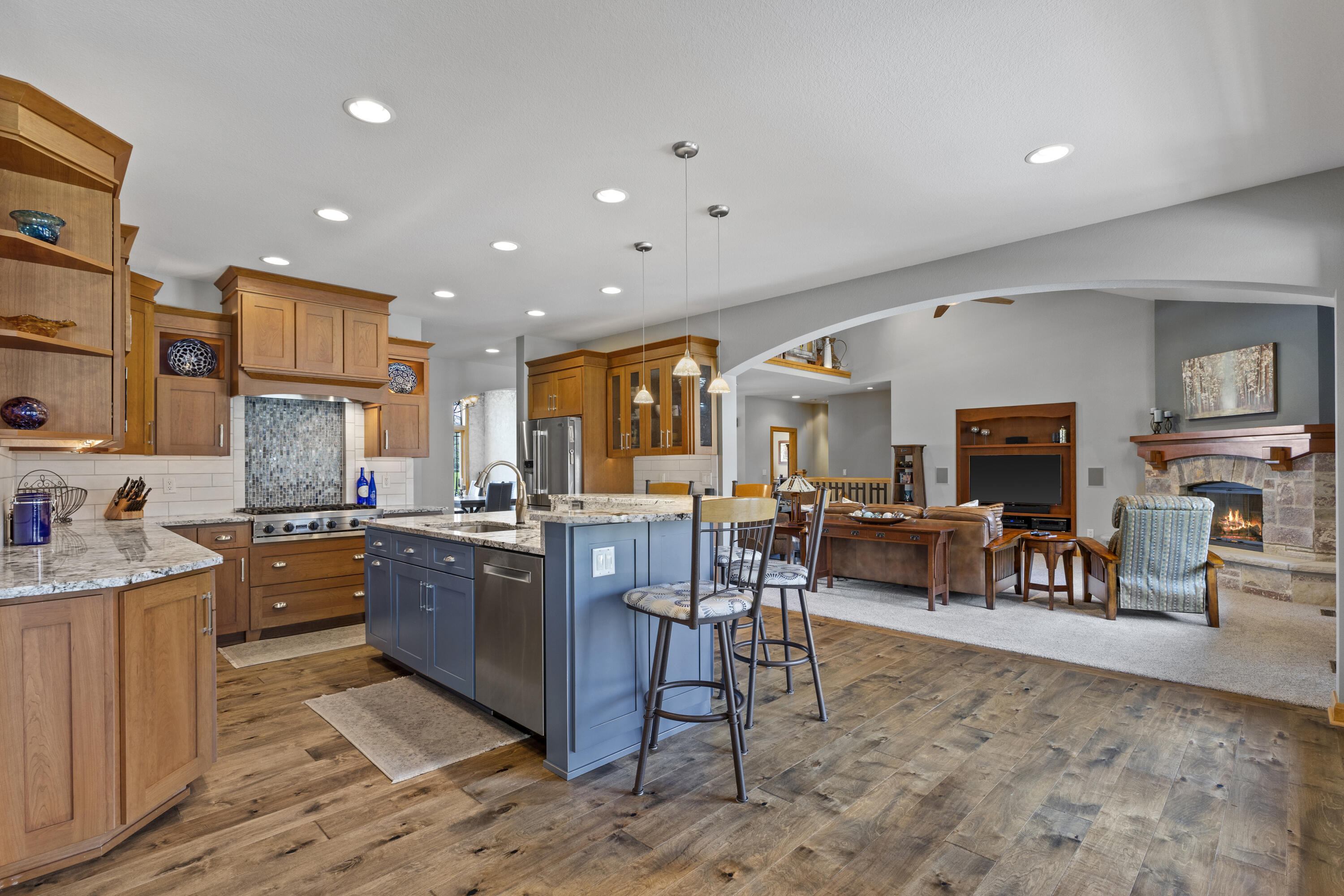 5122 Alexander Dr
