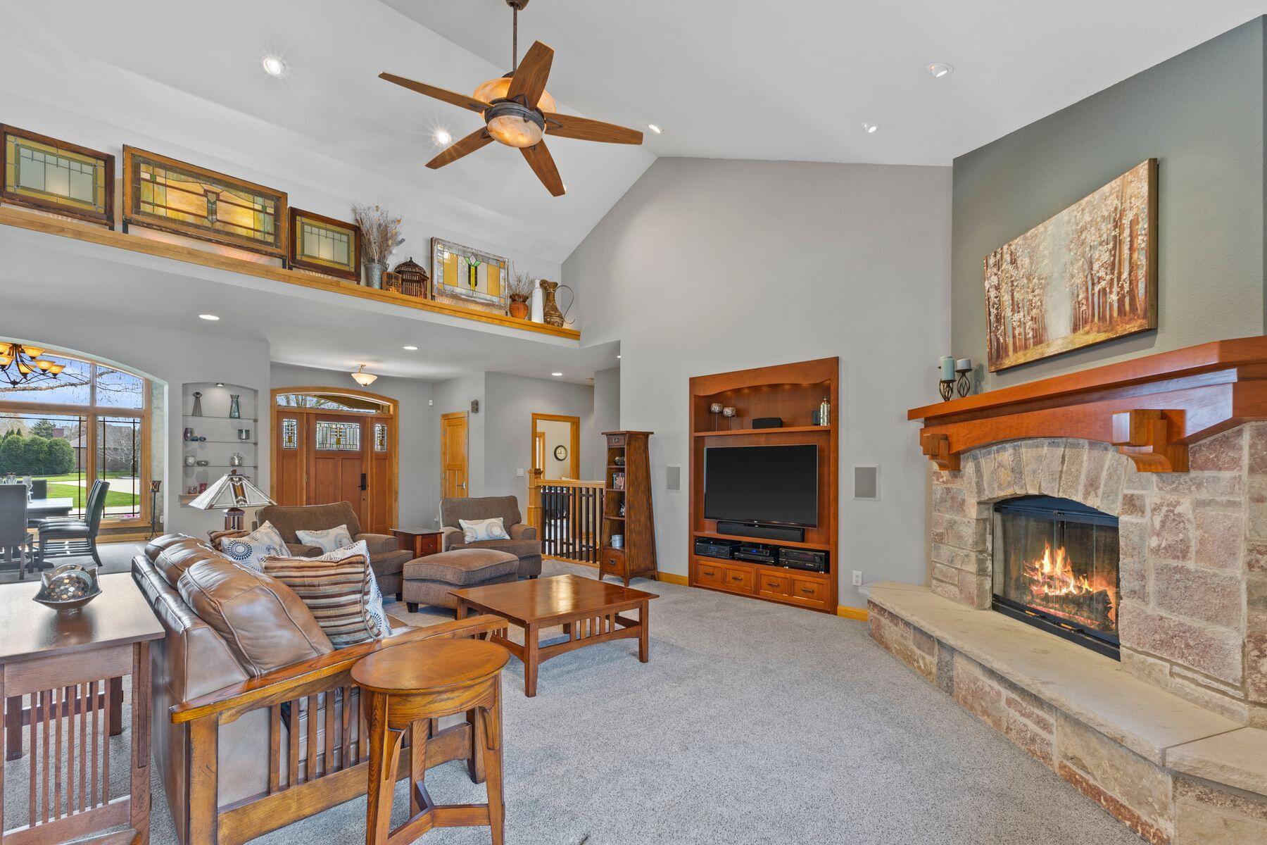 5122 Alexander Dr
