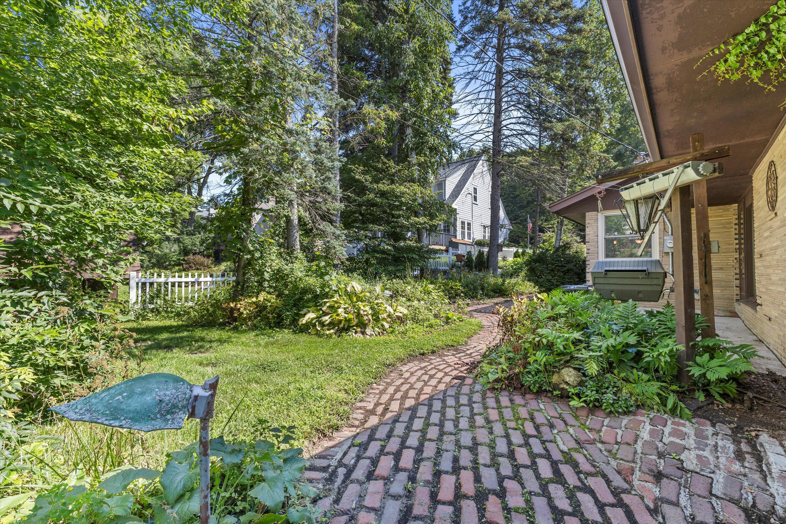 504 Brookdale Ct