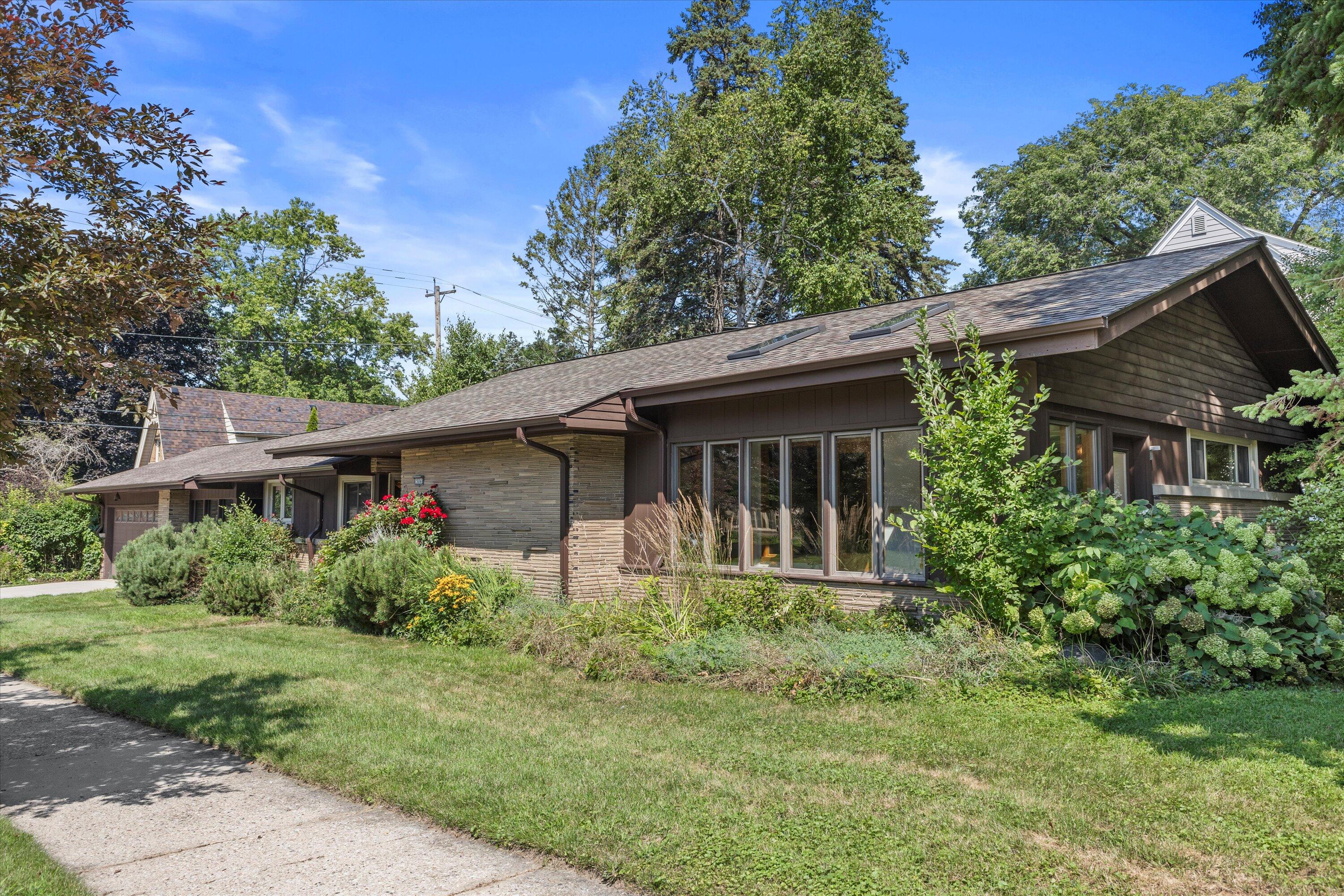 504 Brookdale Ct