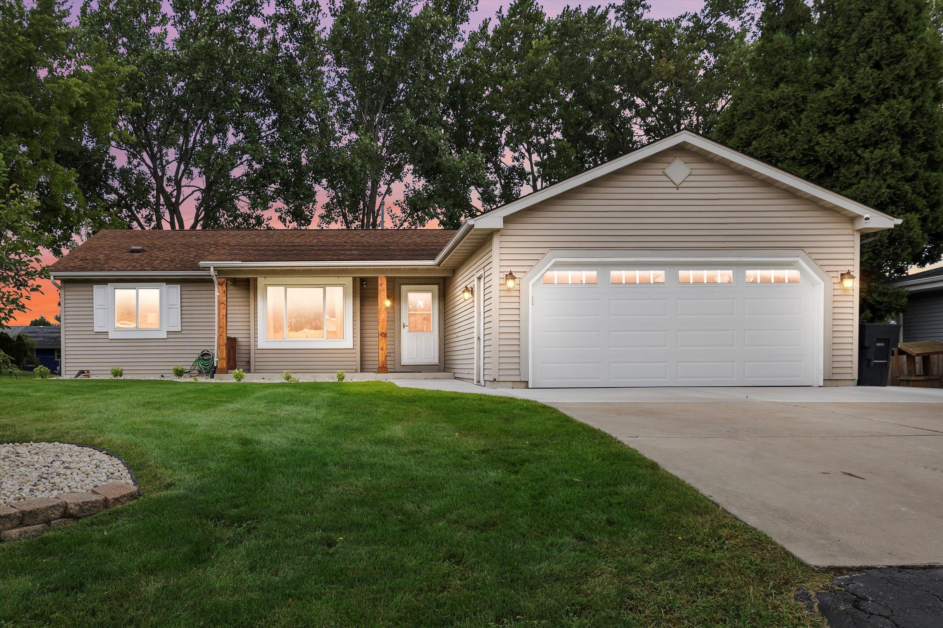 2812 Stonebridge Dr