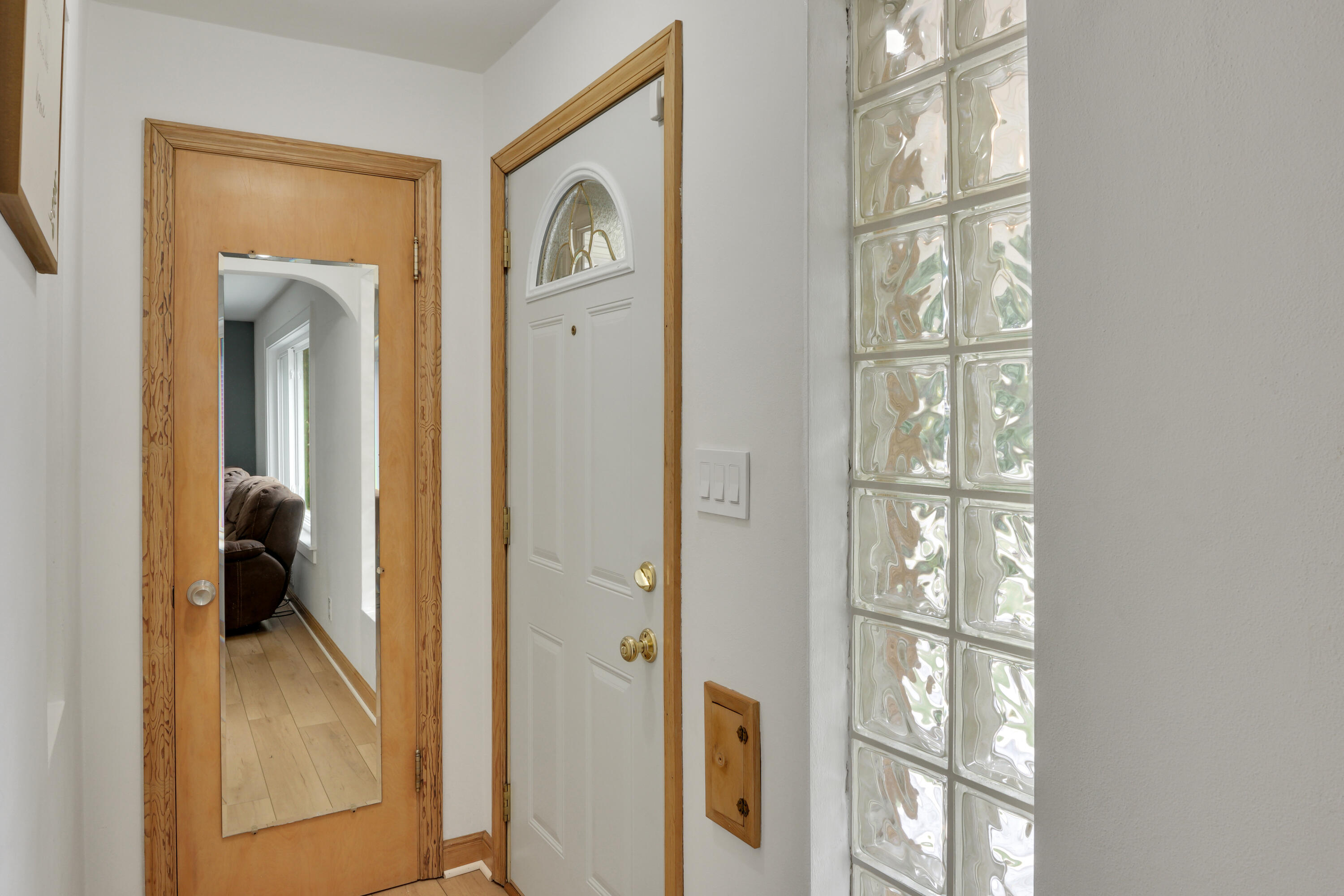 4502 W Midland Dr