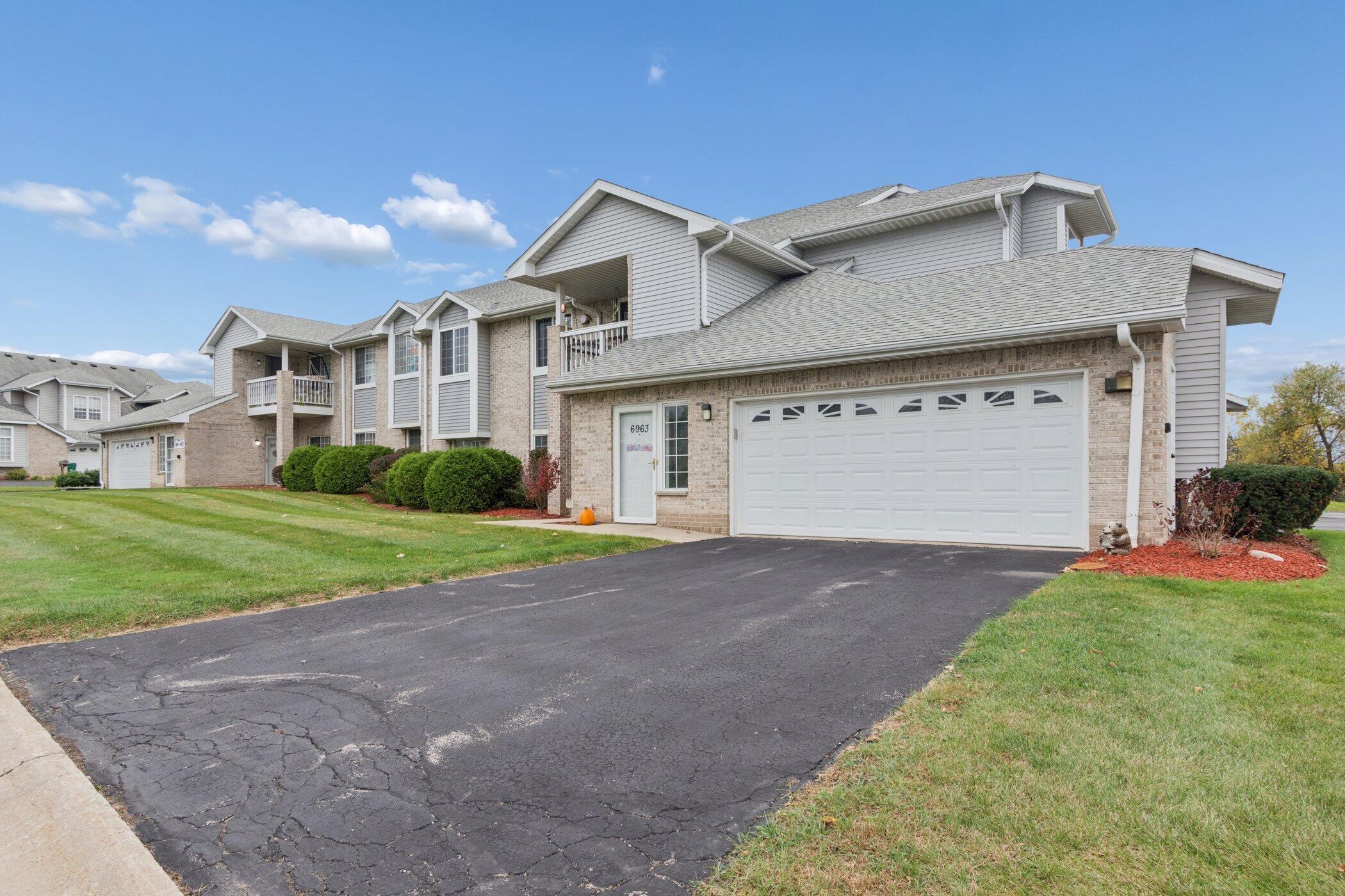 6961 S Rolling Meadows Ct