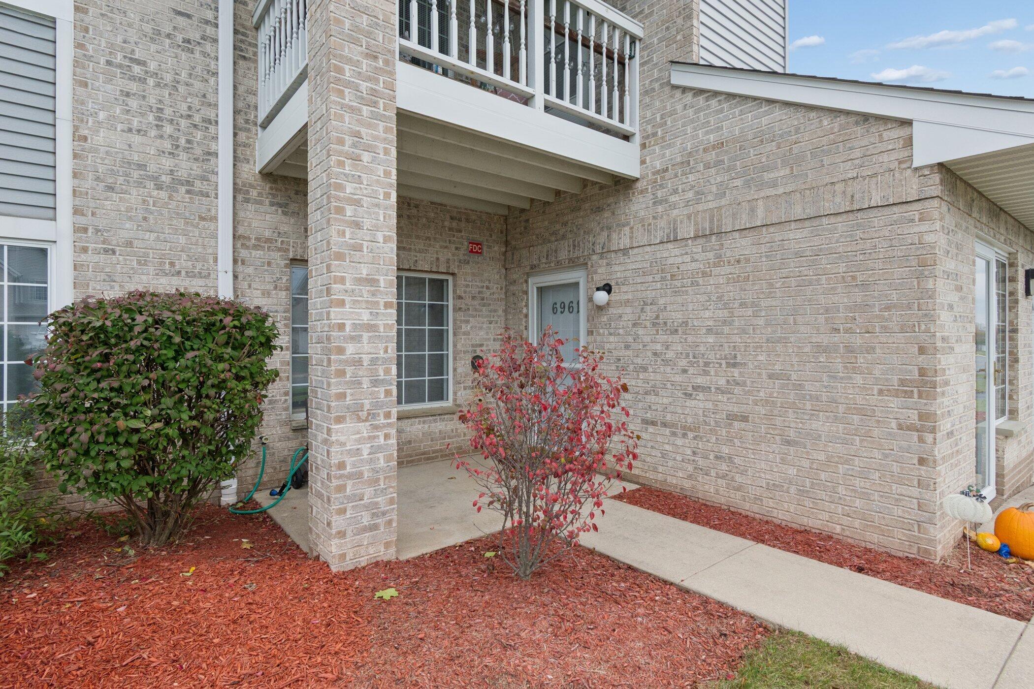 6961 S Rolling Meadows Ct