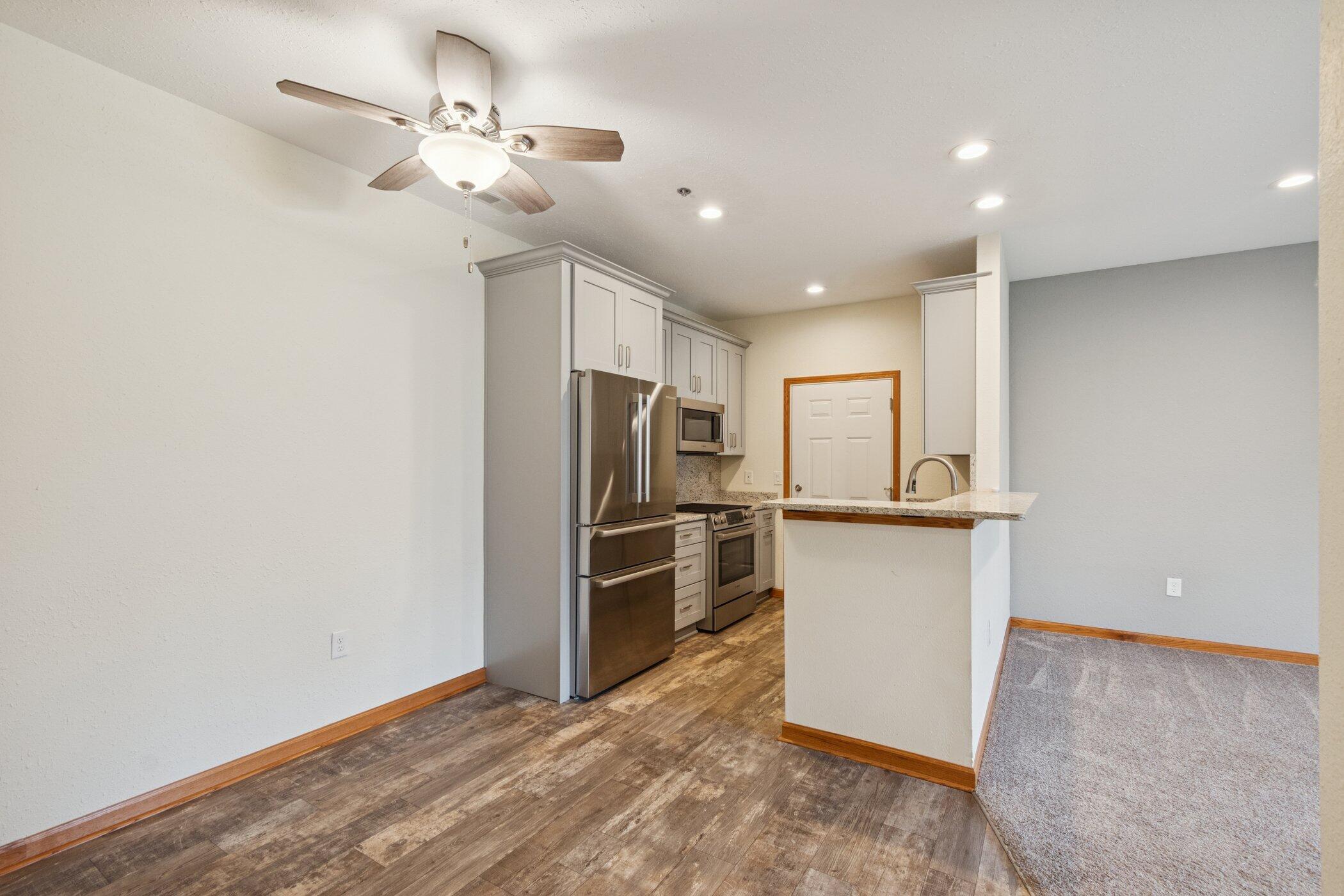 6961 S Rolling Meadows Ct