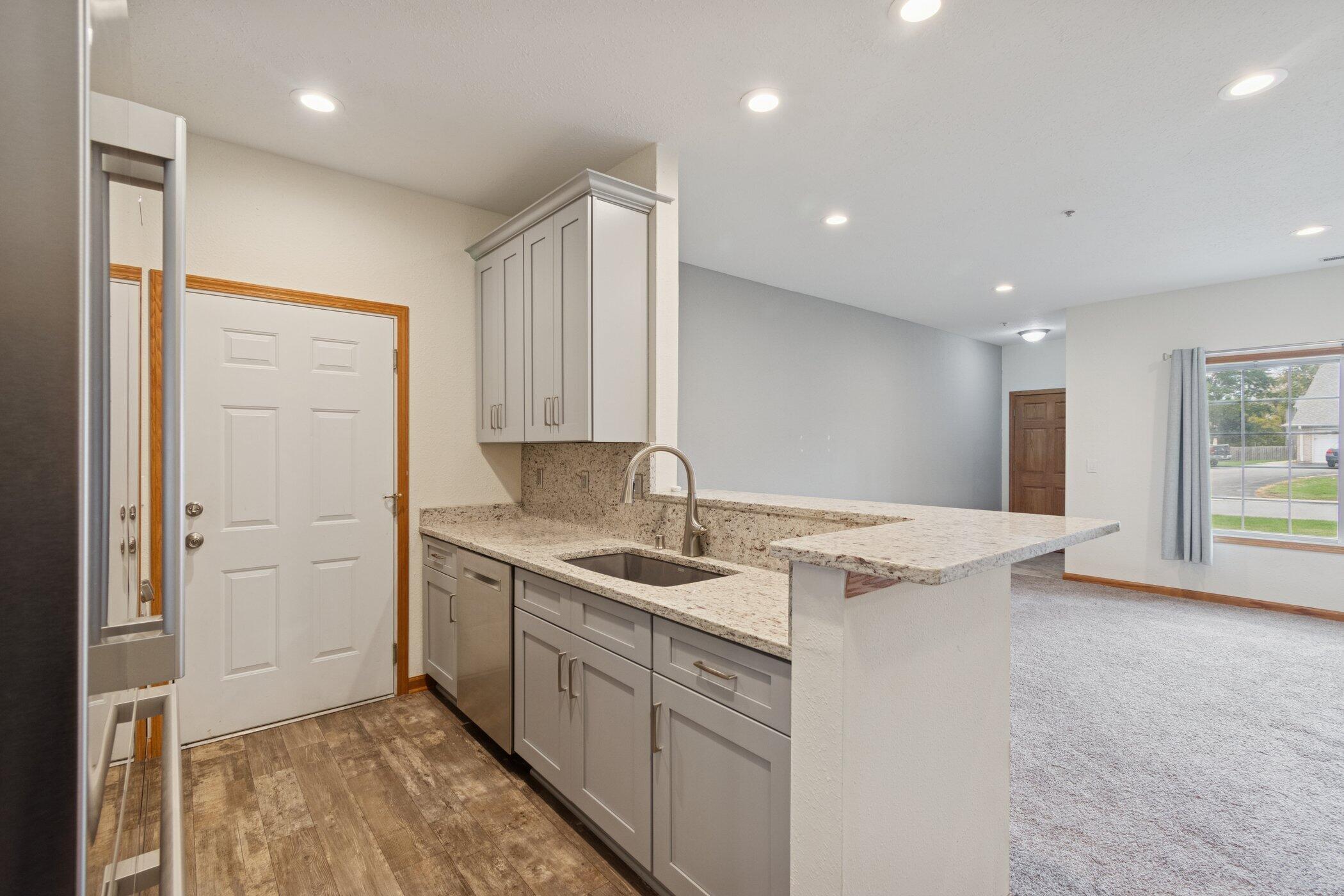 6961 S Rolling Meadows Ct