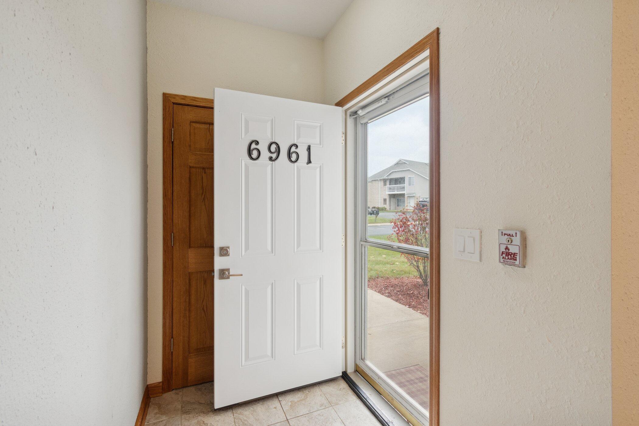 6961 S Rolling Meadows Ct