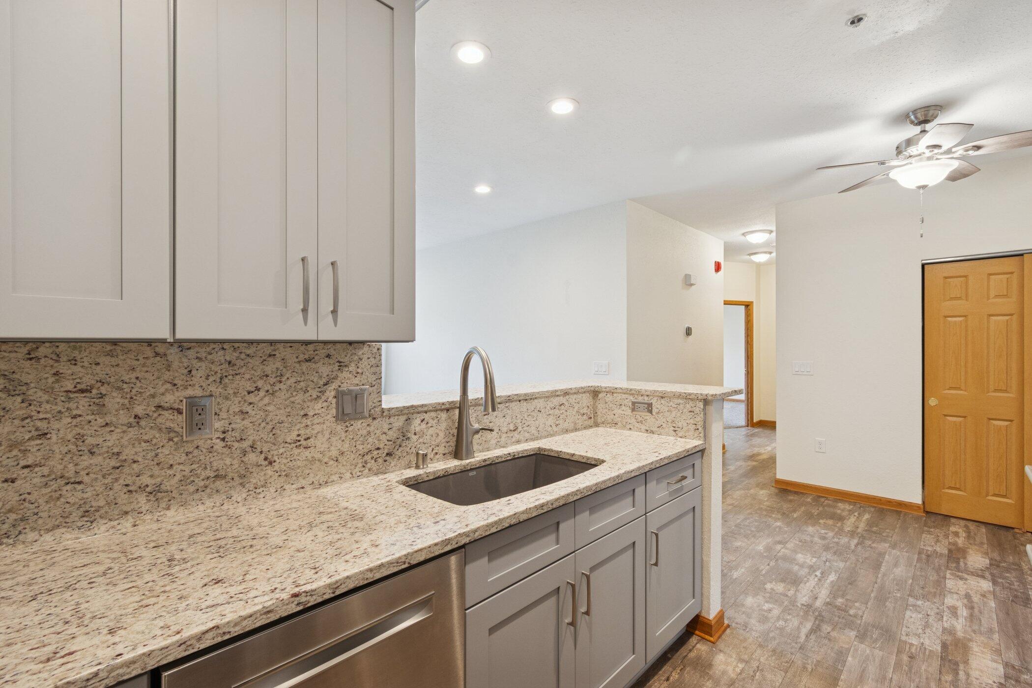 6961 S Rolling Meadows Ct