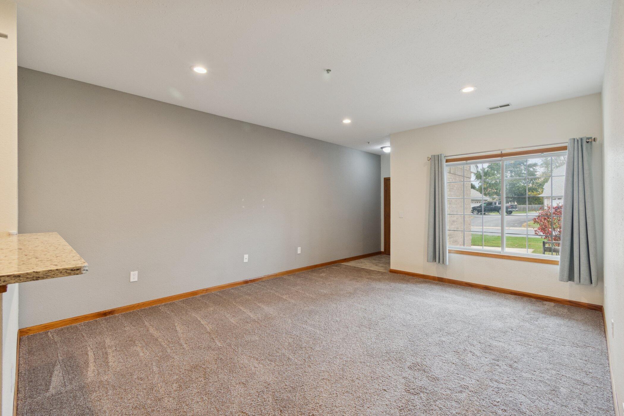 6961 S Rolling Meadows Ct
