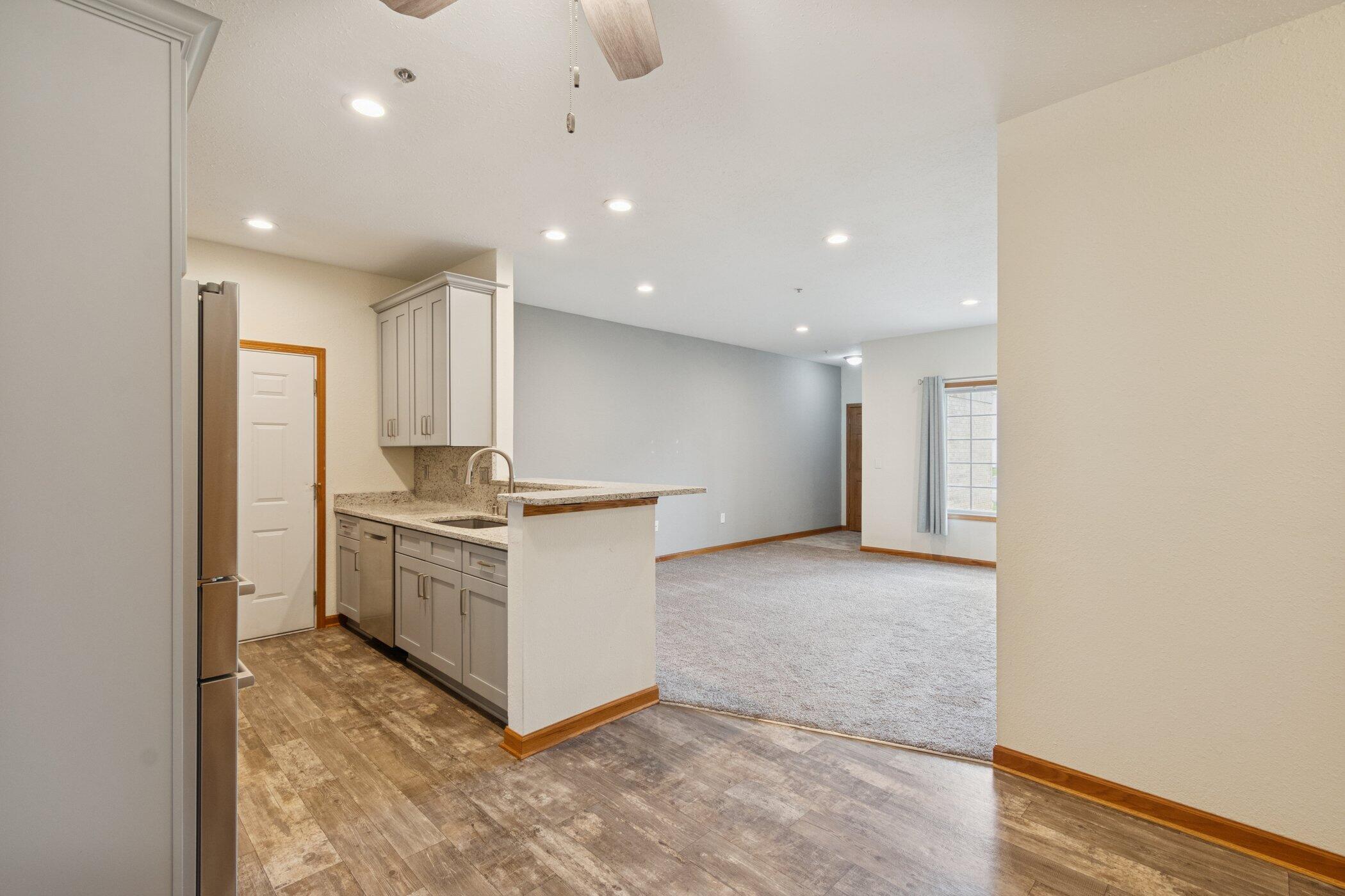 6961 S Rolling Meadows Ct