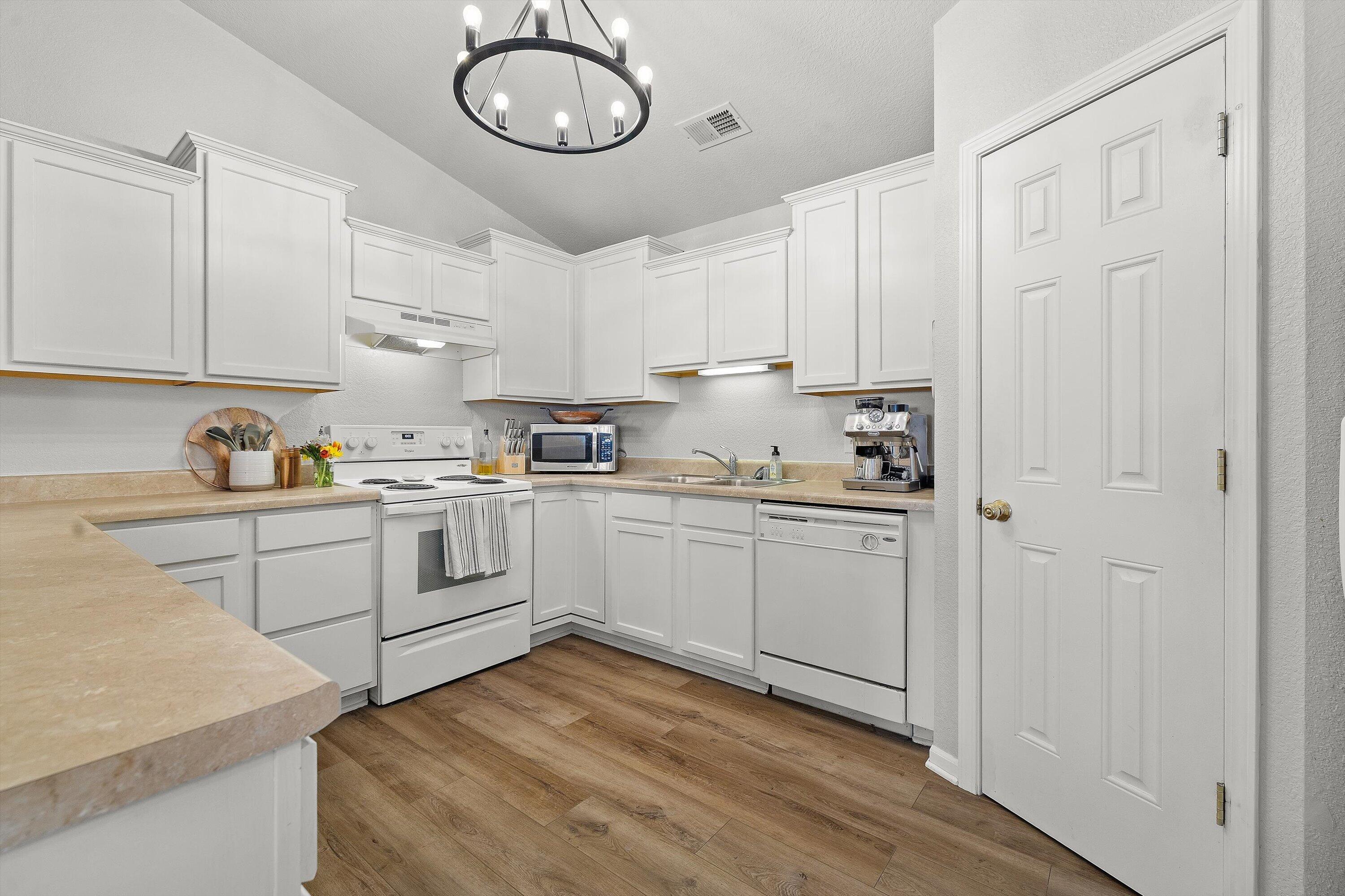 1723 State St Unit: E43