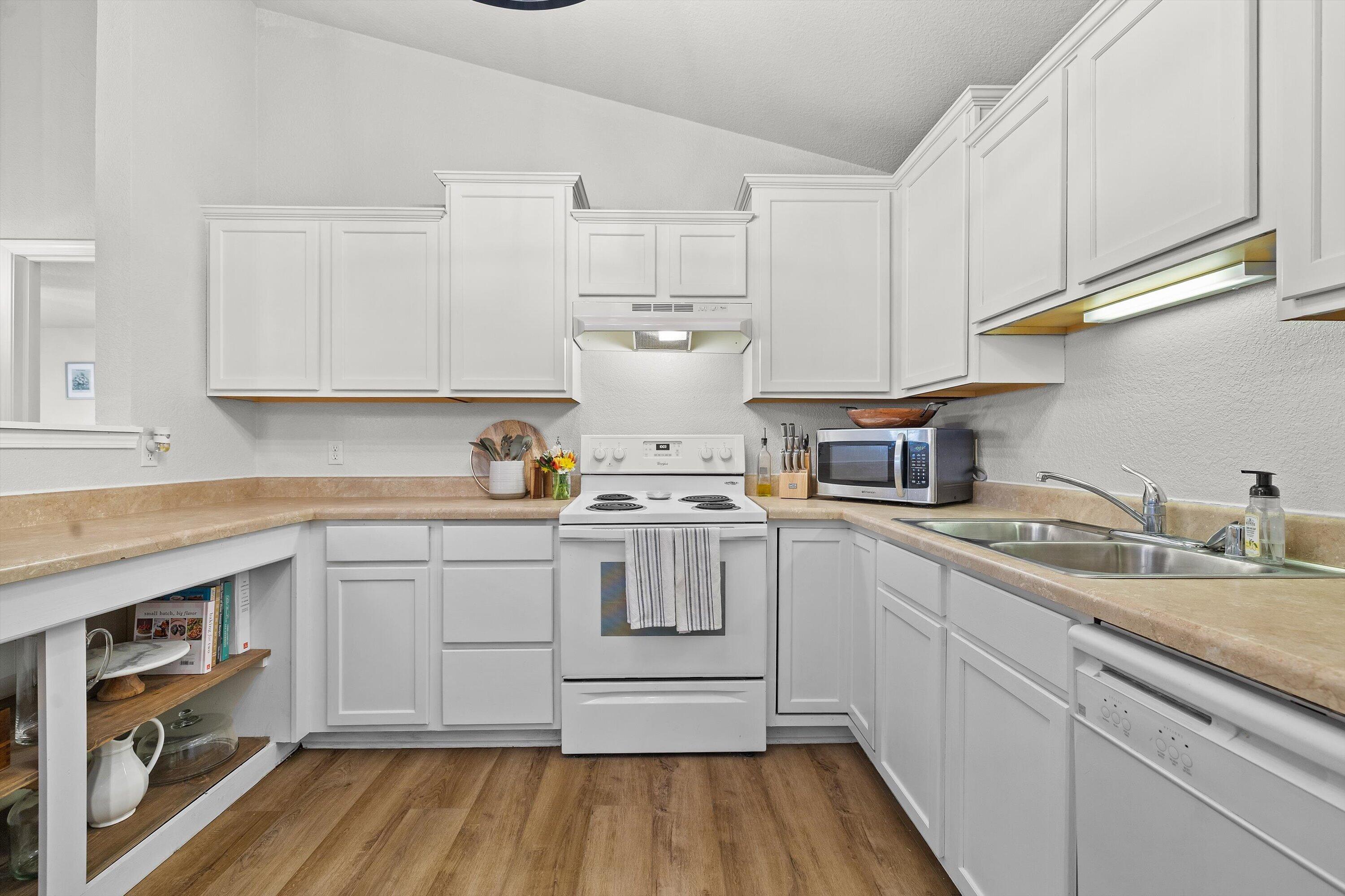 1723 State St Unit: E43