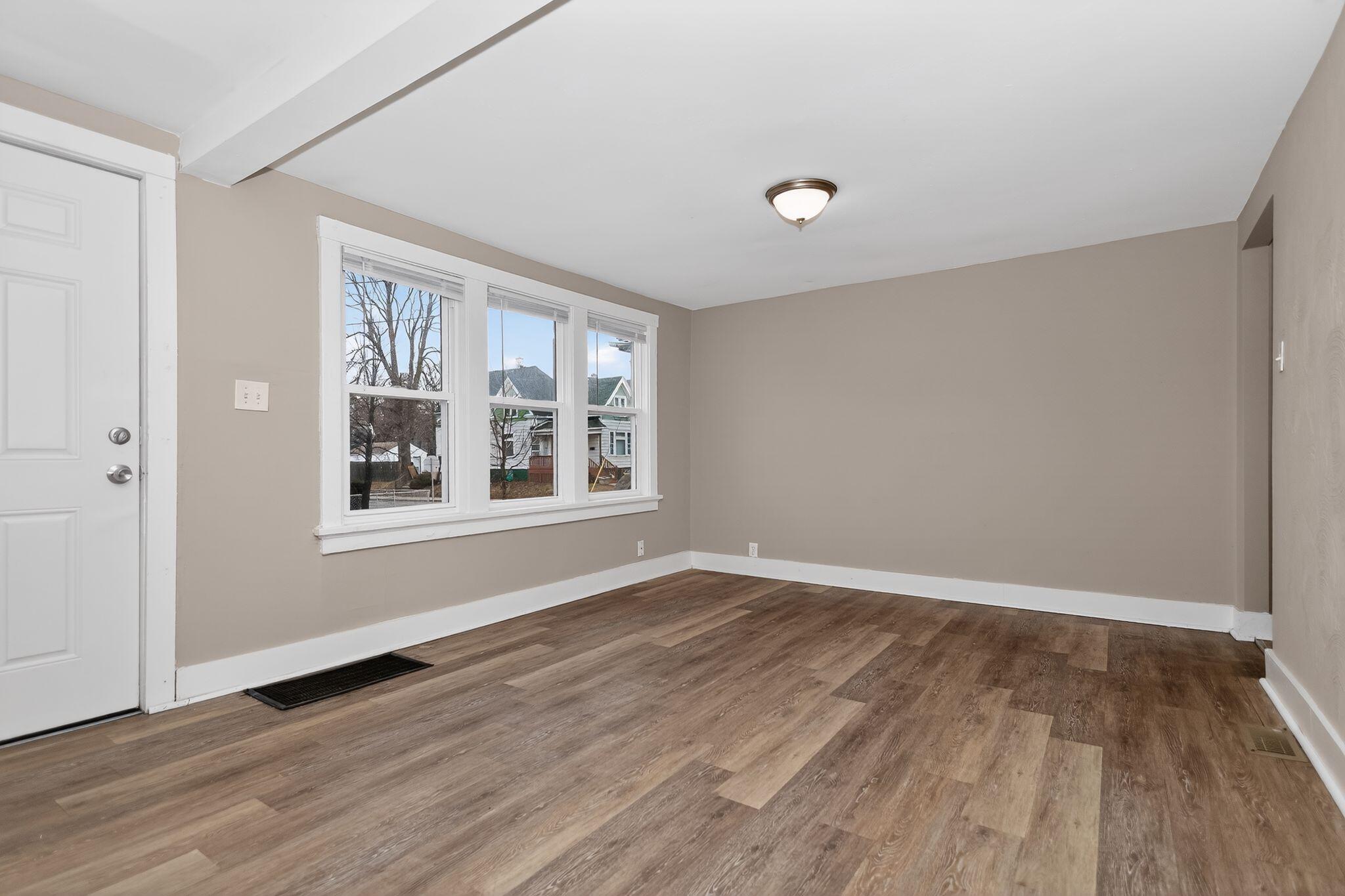 134 E Concordia Ave