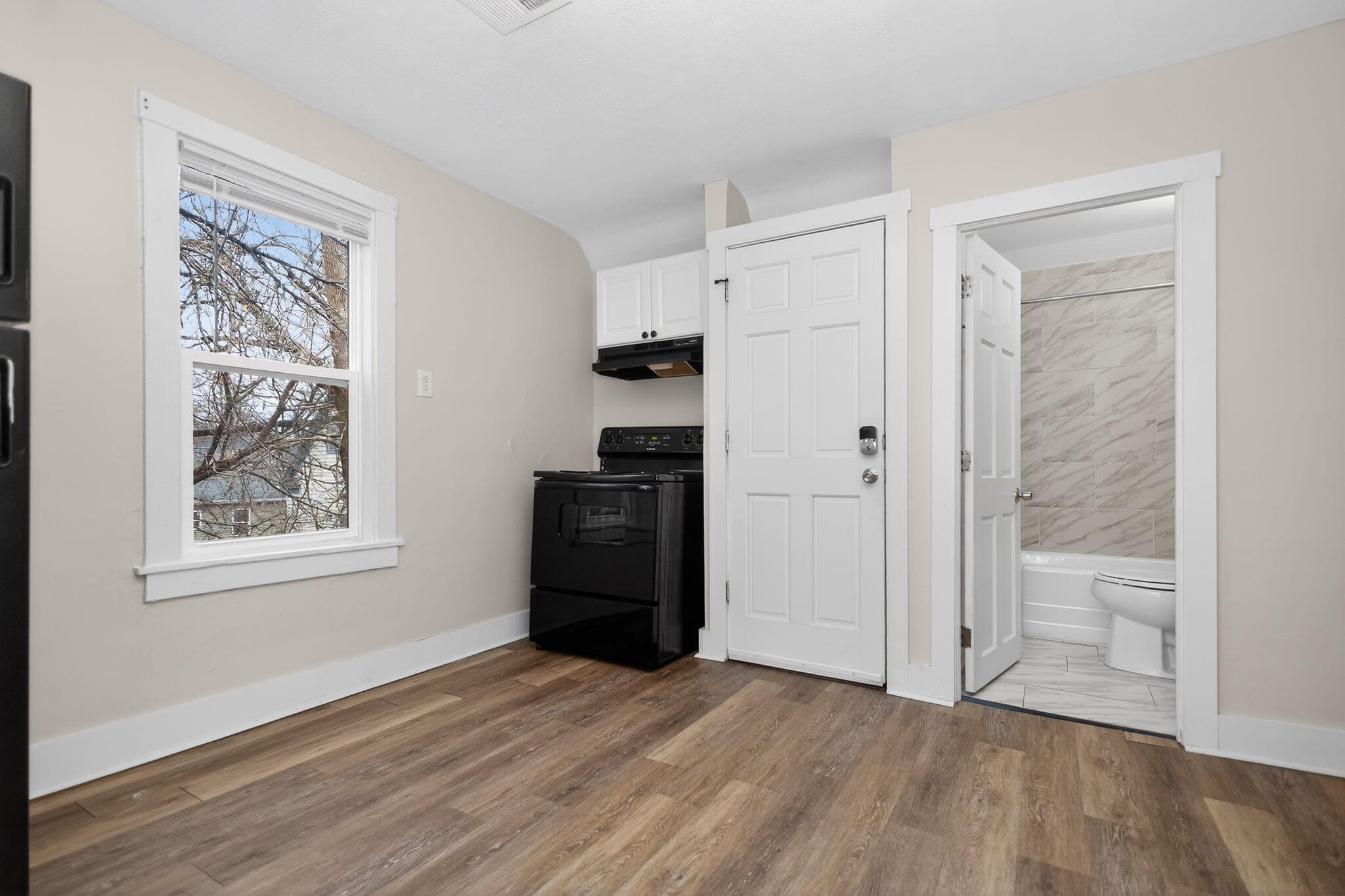 134 E Concordia Ave