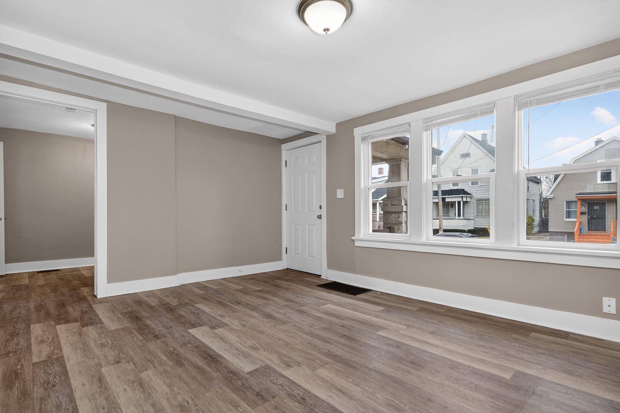 134 E Concordia Ave