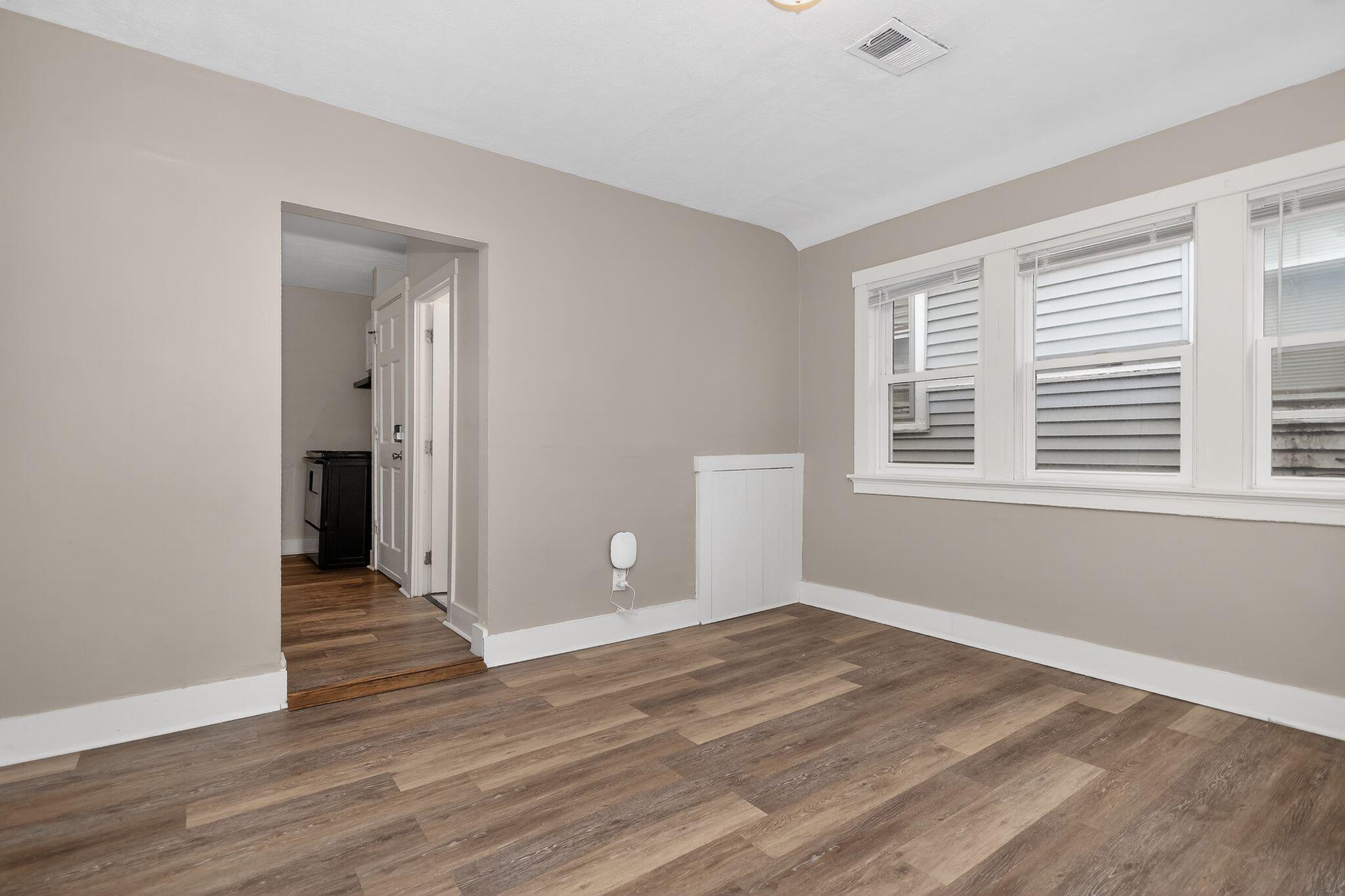 134 E Concordia Ave