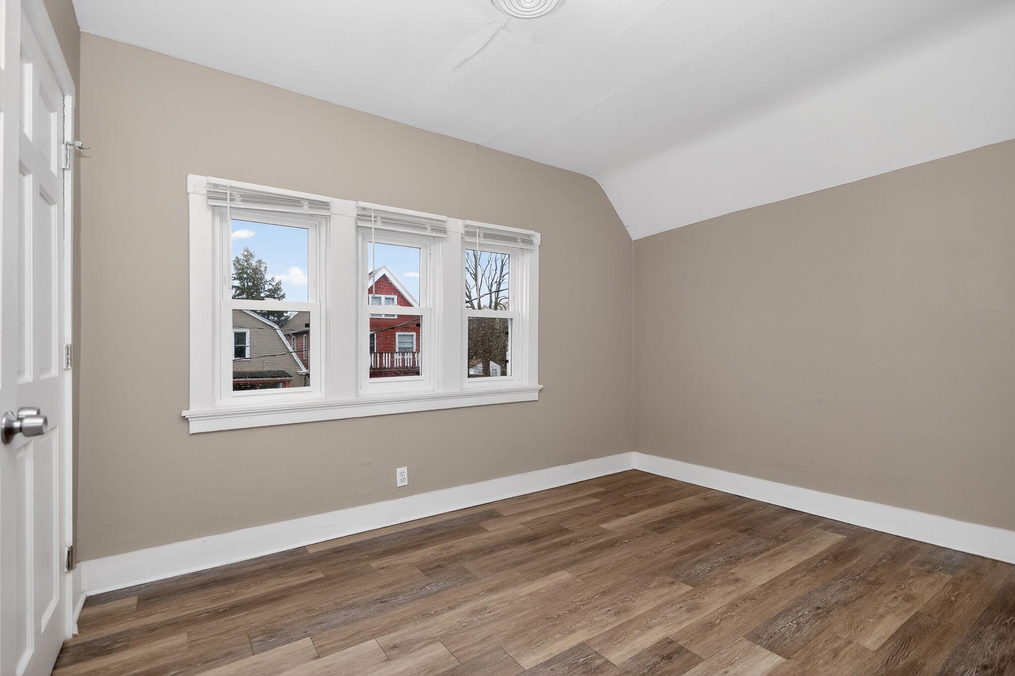 134 E Concordia Ave