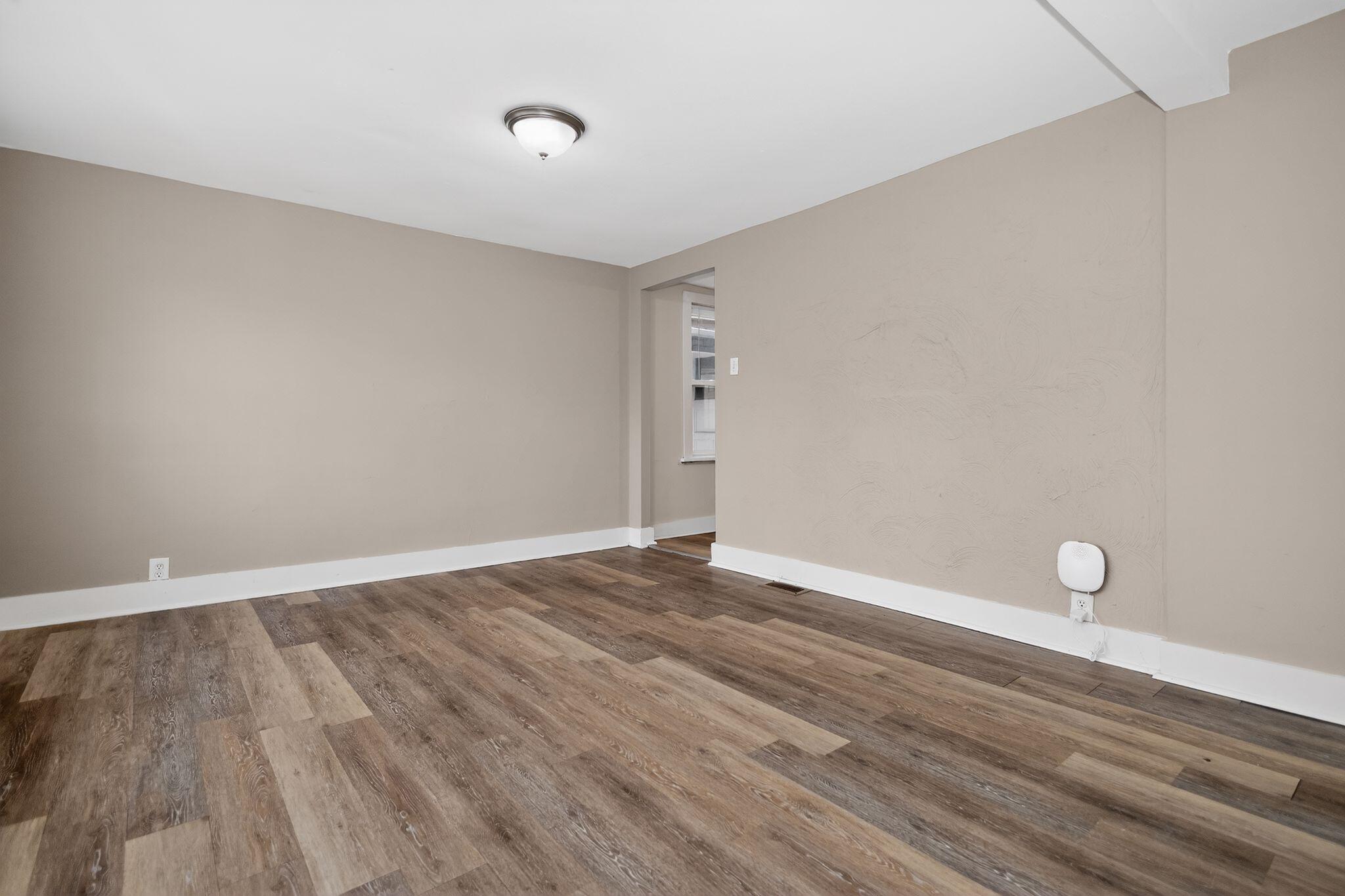 134 E Concordia Ave