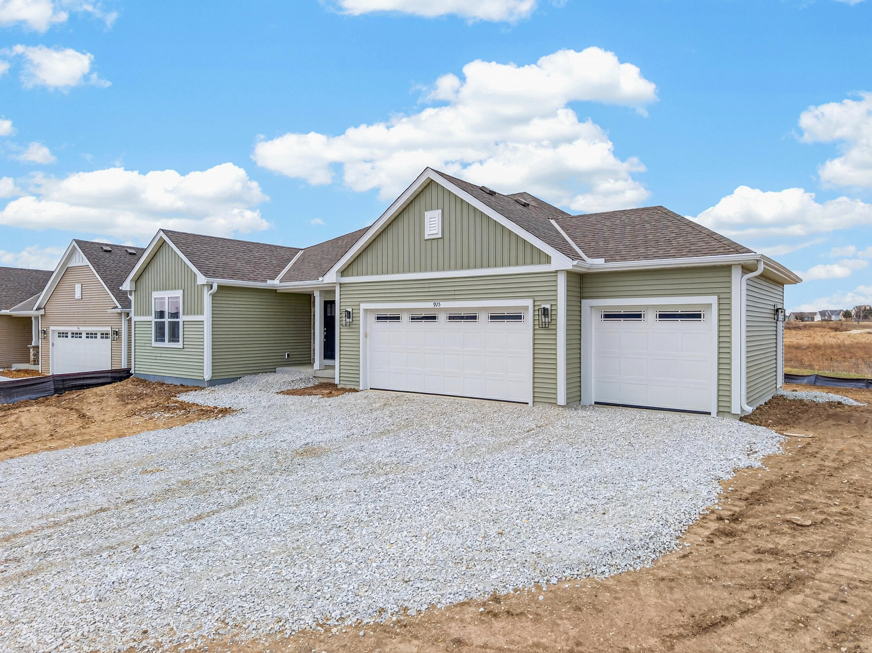 925 Cardinal Ln