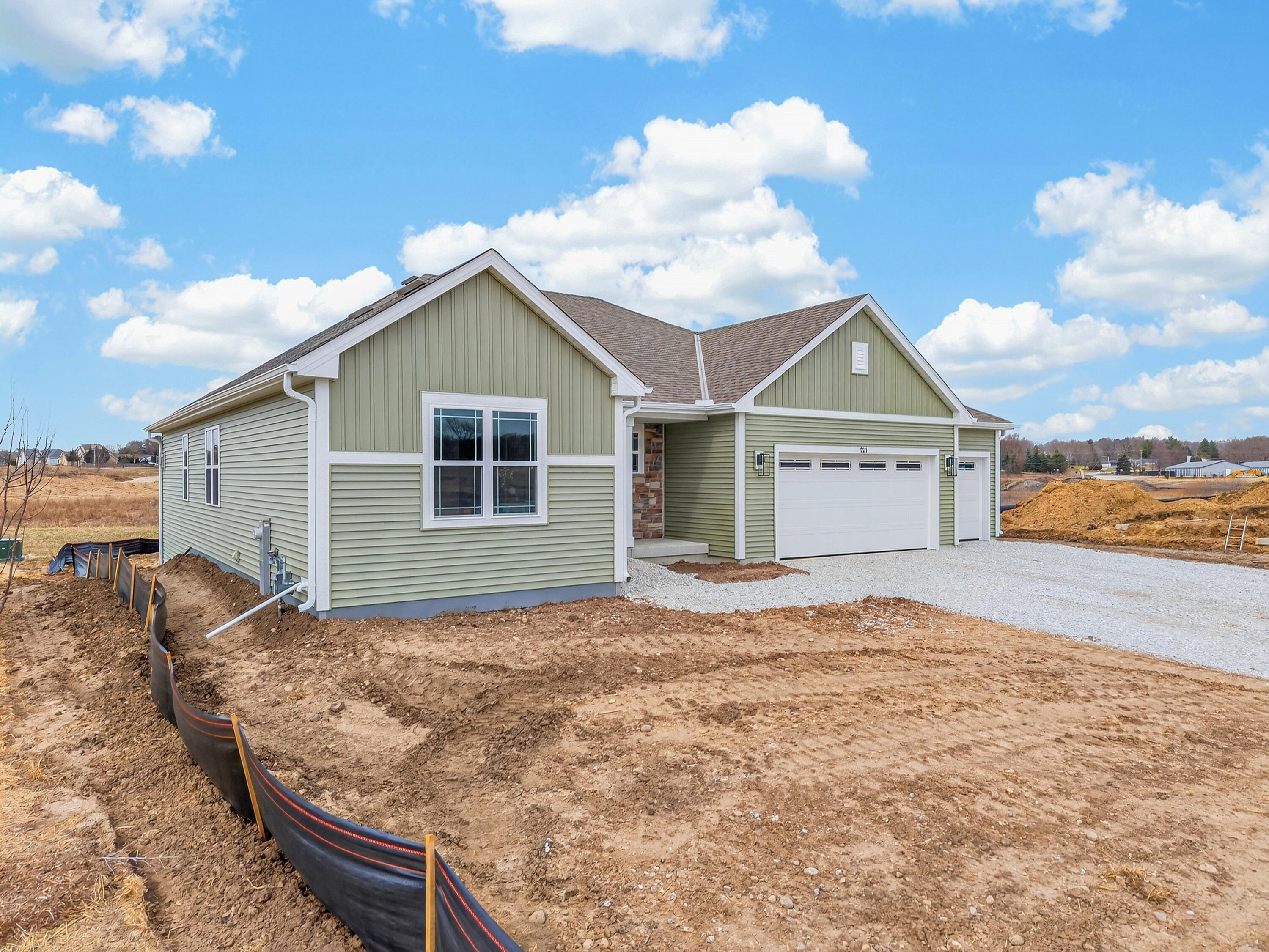 925 Cardinal Ln