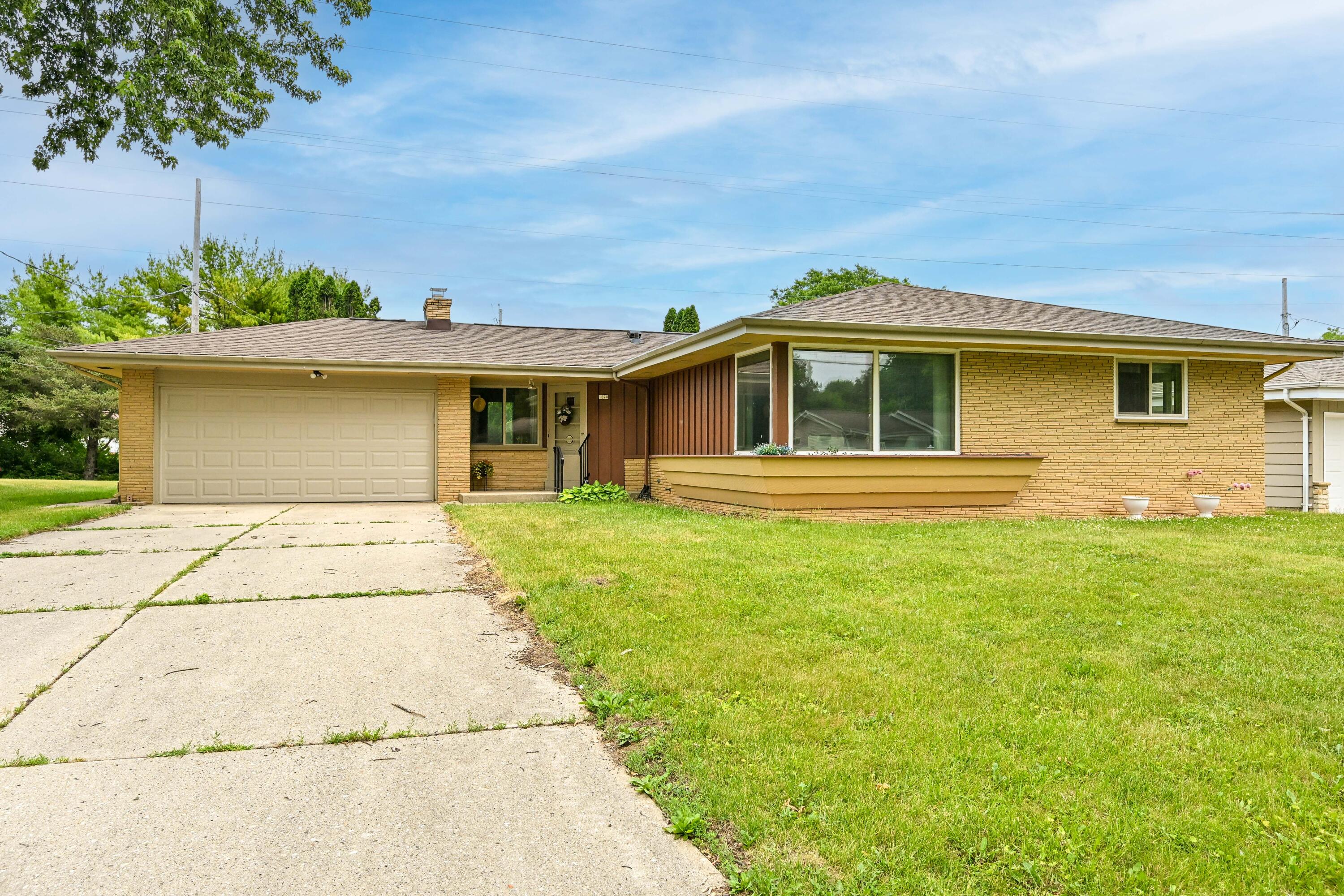 1078 N 120th St