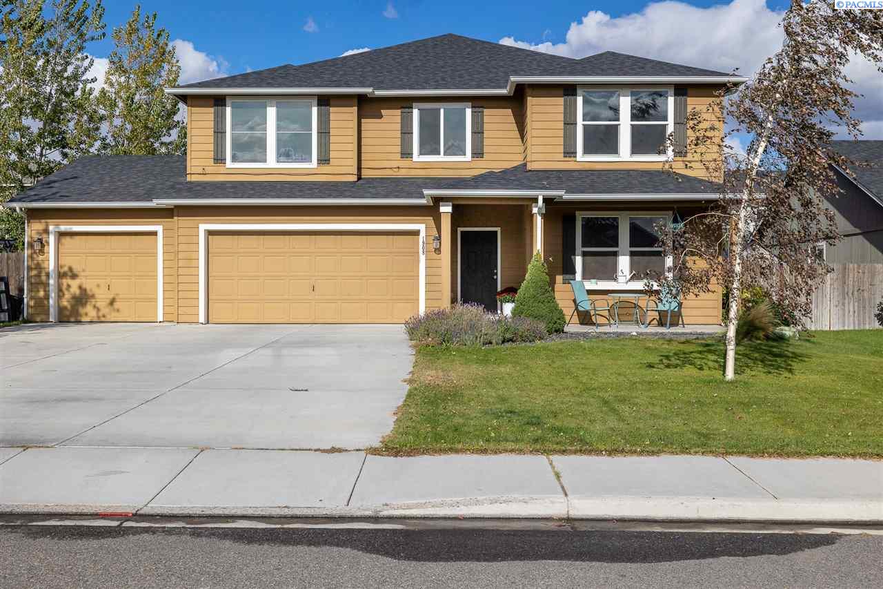 1908 Crab Apple Circle