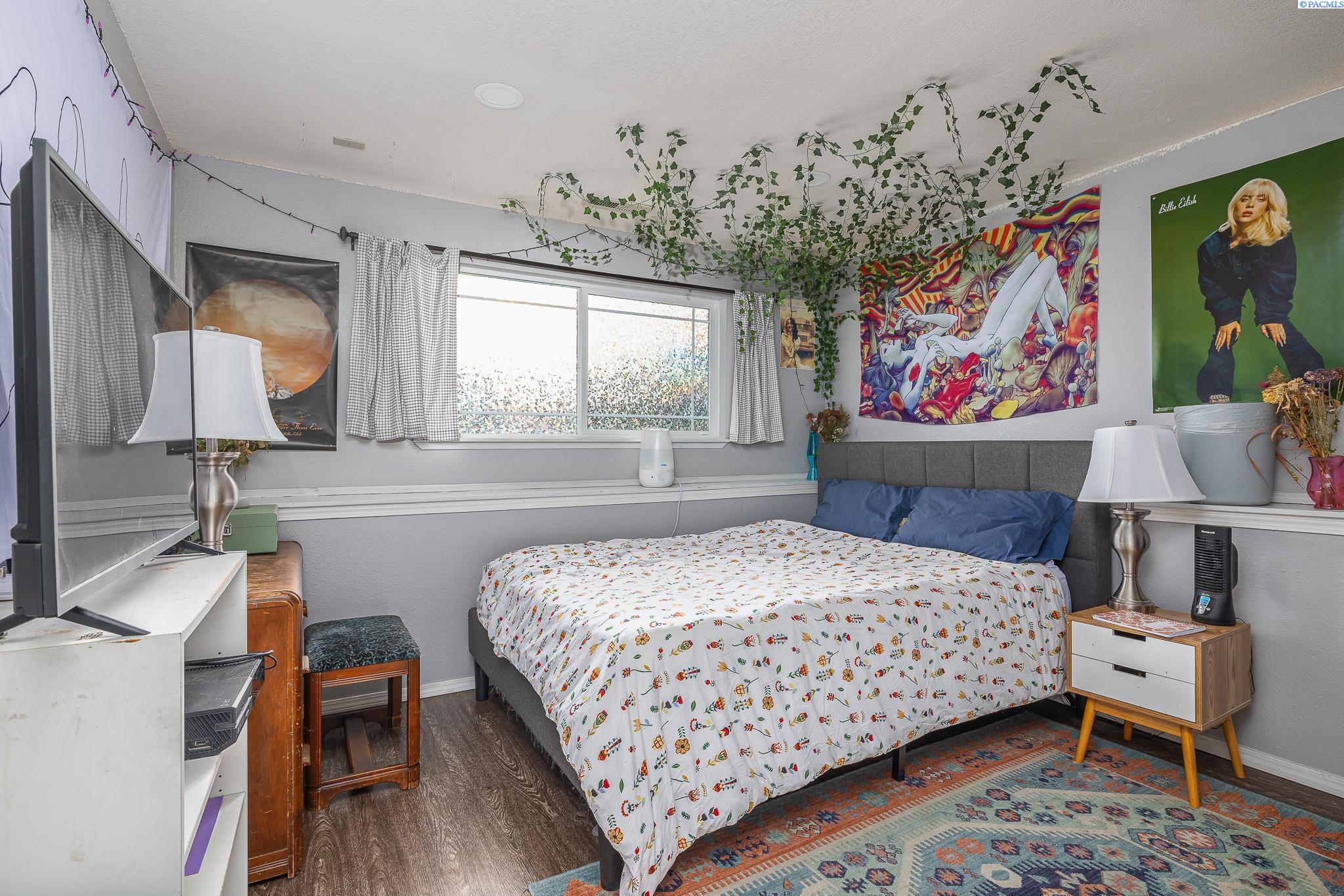 1124 W Park Hills Dr.