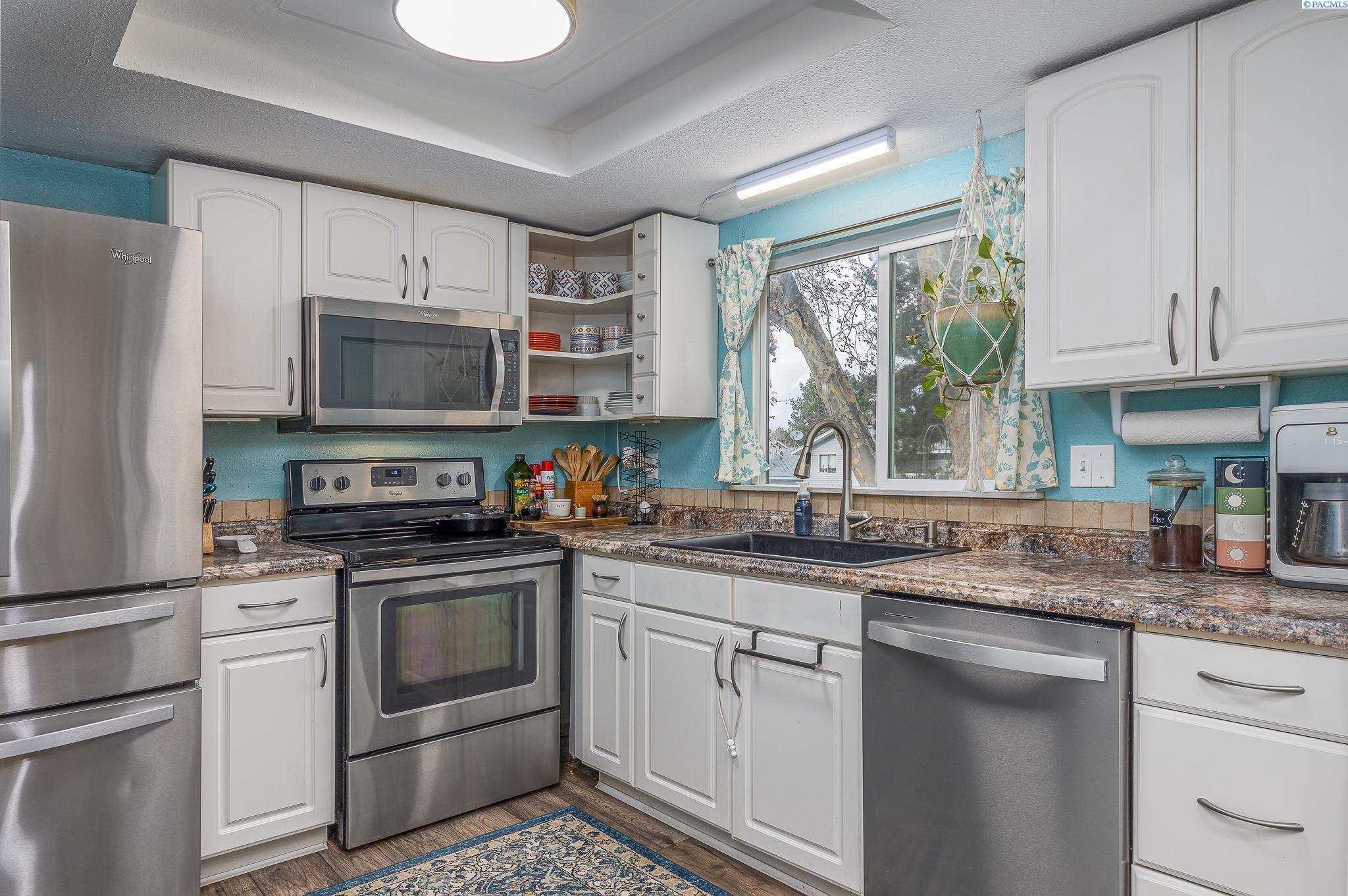 1124 W Park Hills Dr.