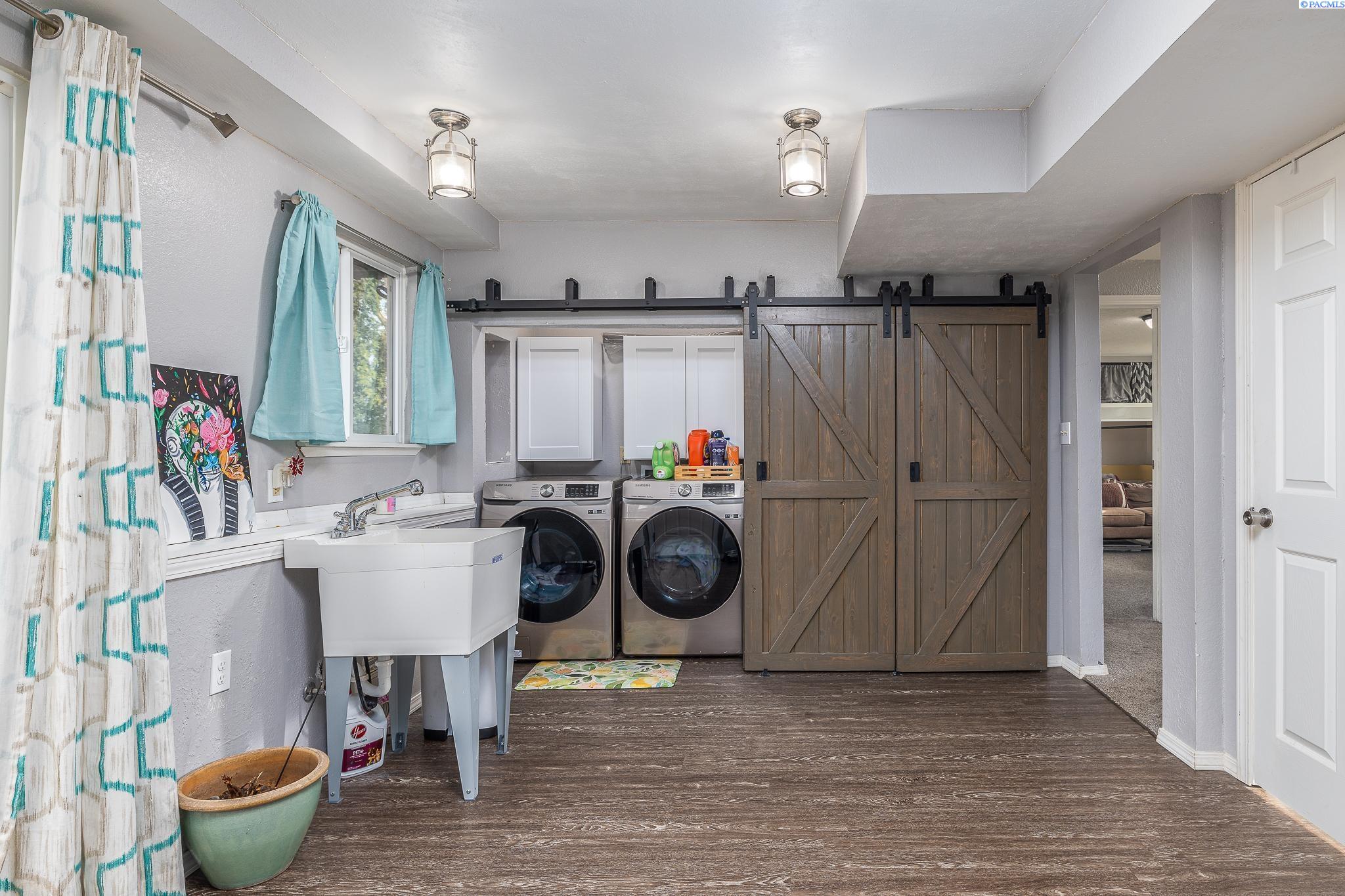 1124 W Park Hills Dr.